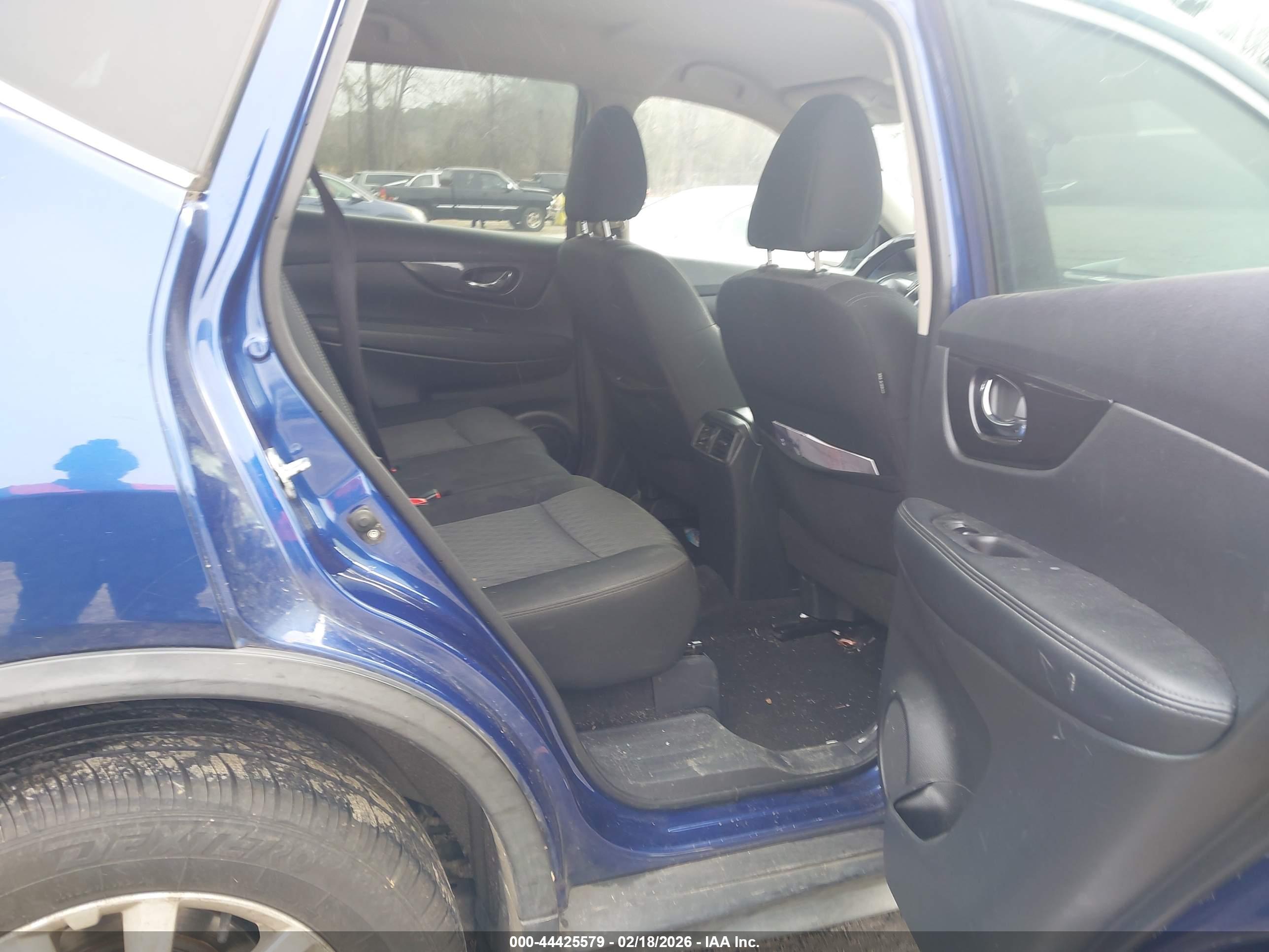 NISSAN ROGUE image 8