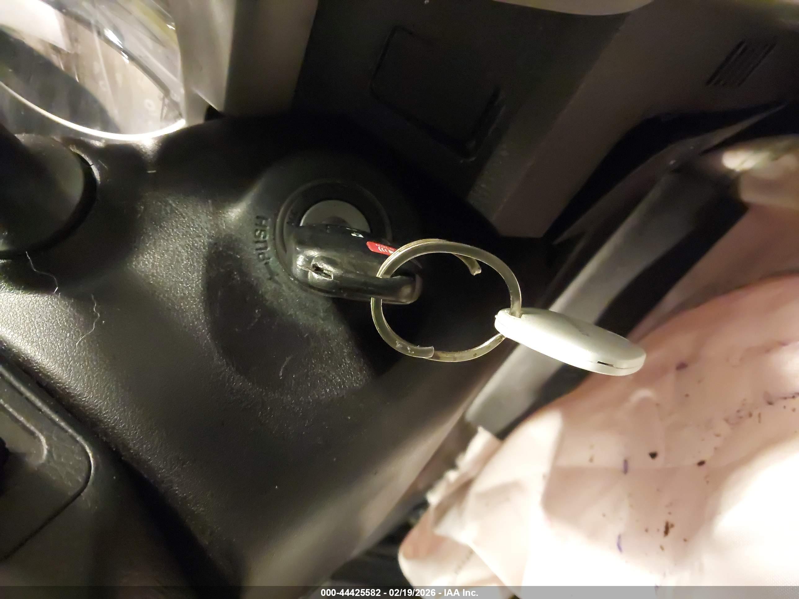 TOYOTA RAV4 image 11