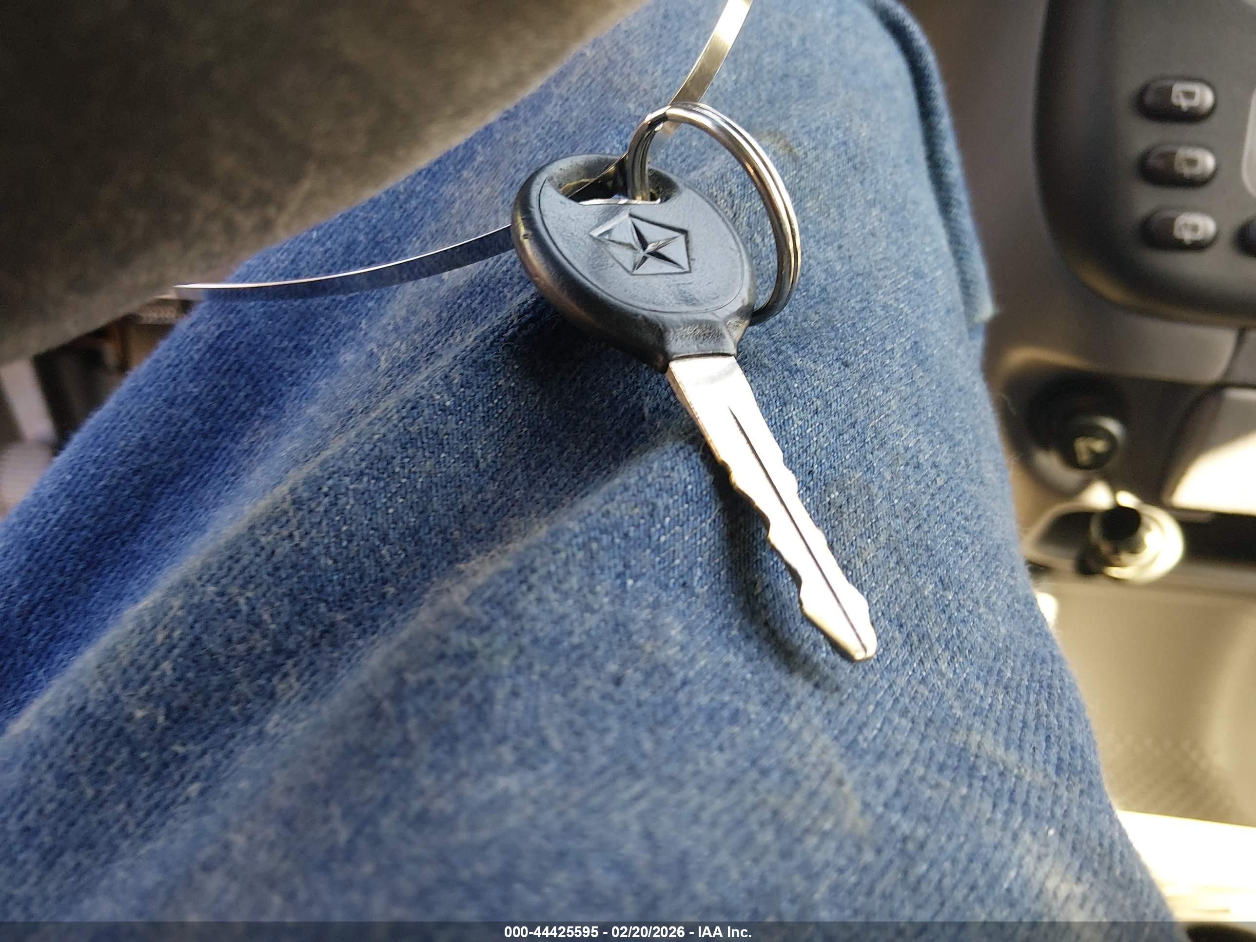 DODGE CARAVAN image 11