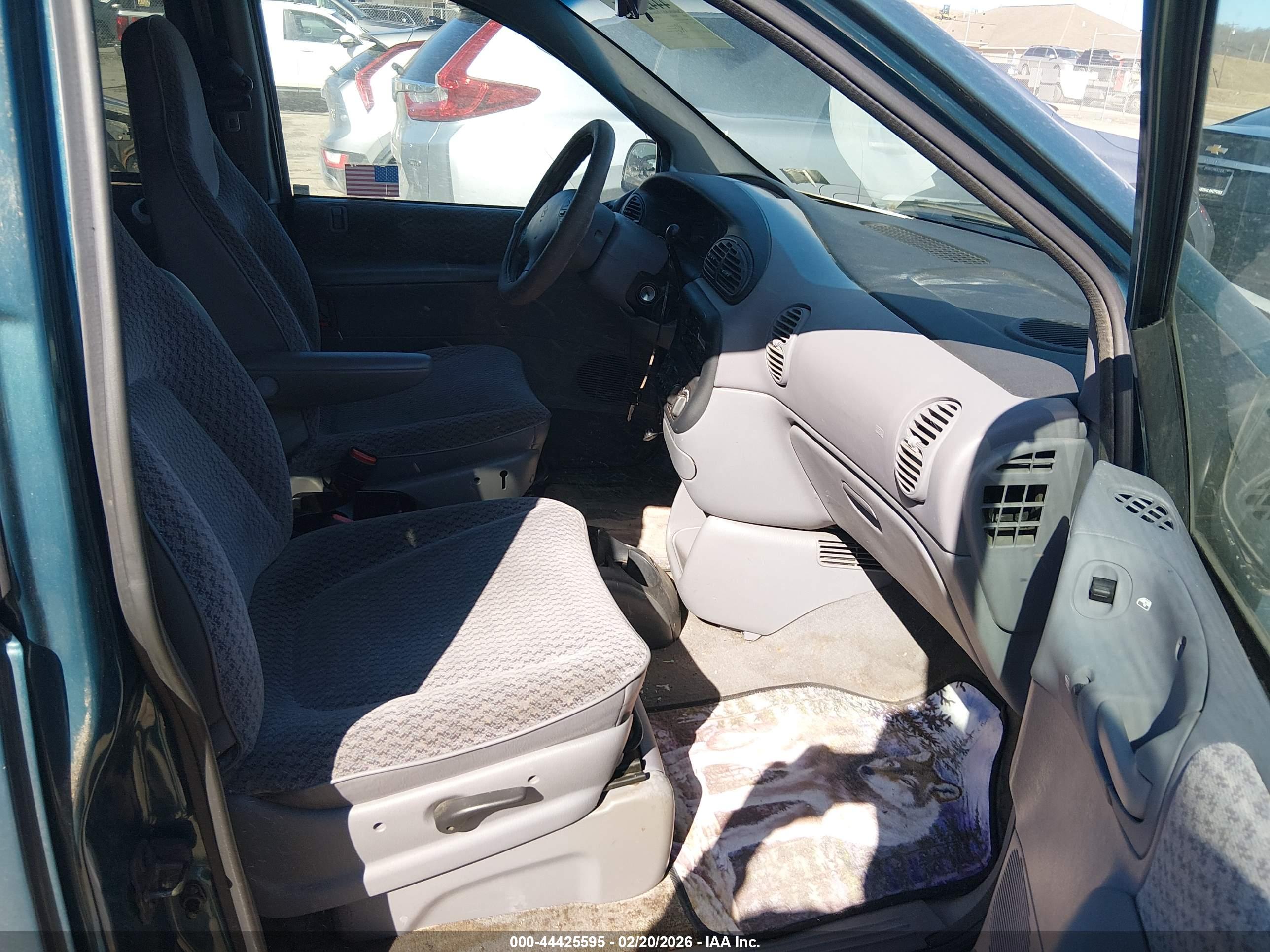 DODGE CARAVAN image 5