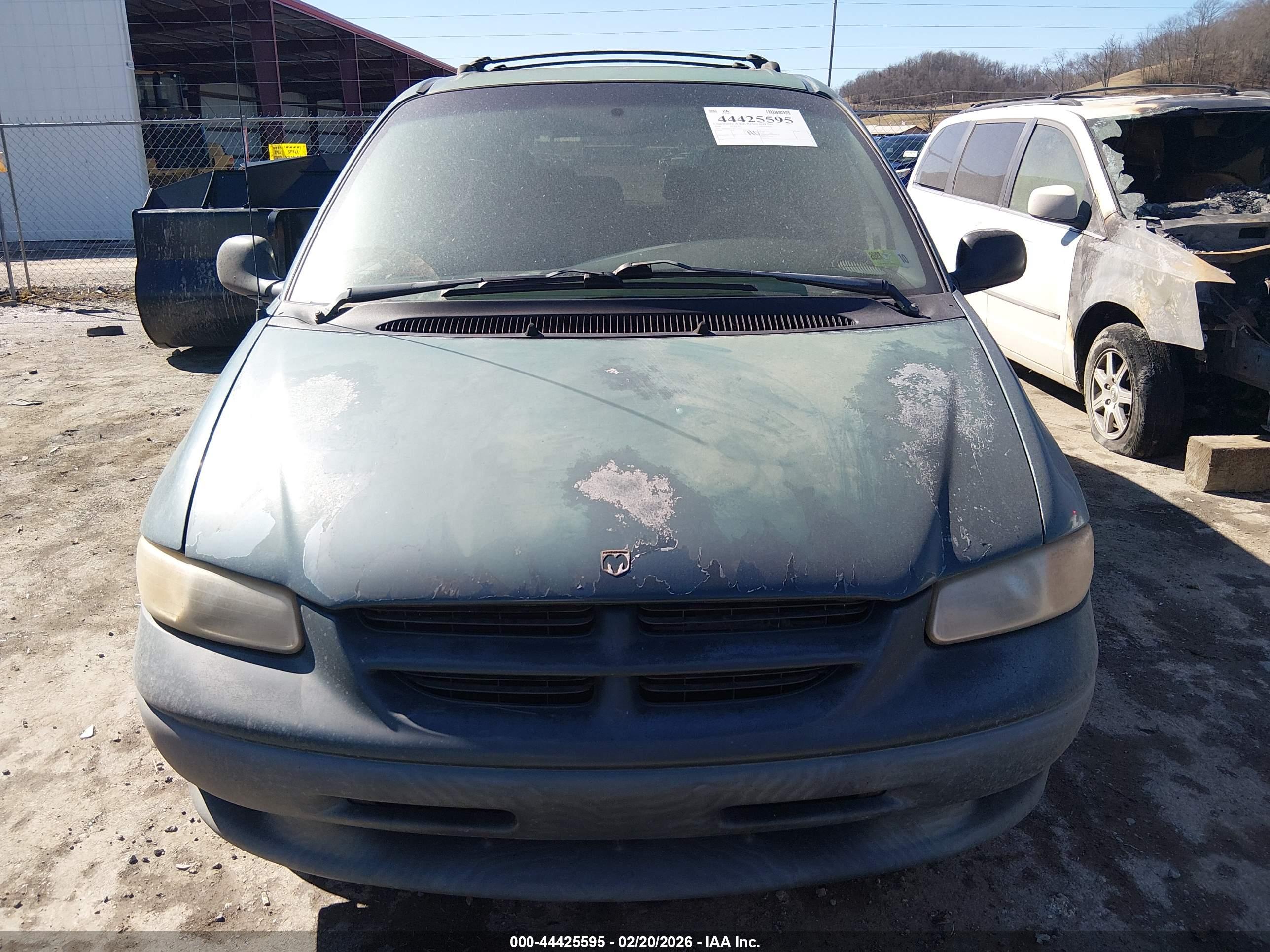 DODGE CARAVAN image 6