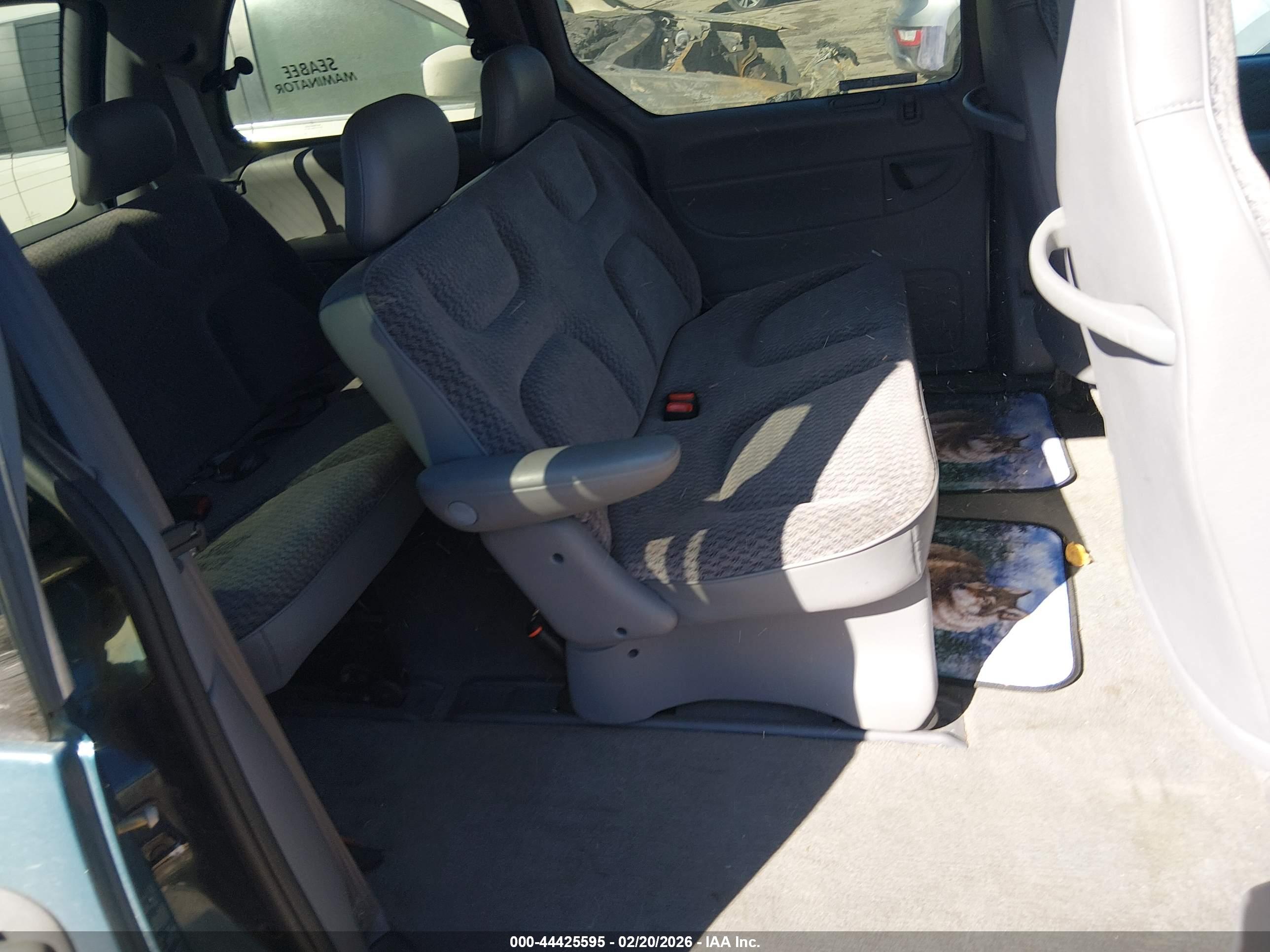DODGE CARAVAN image 8