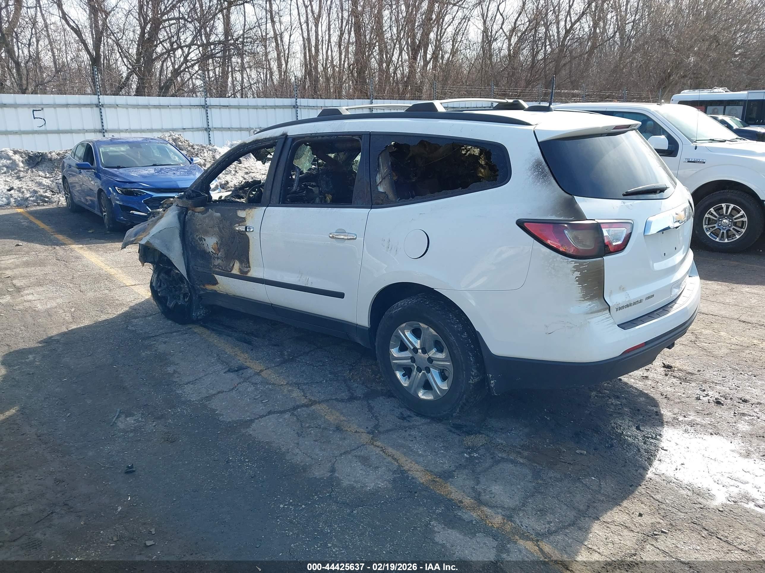 CHEVROLET TRAVERSE image 3