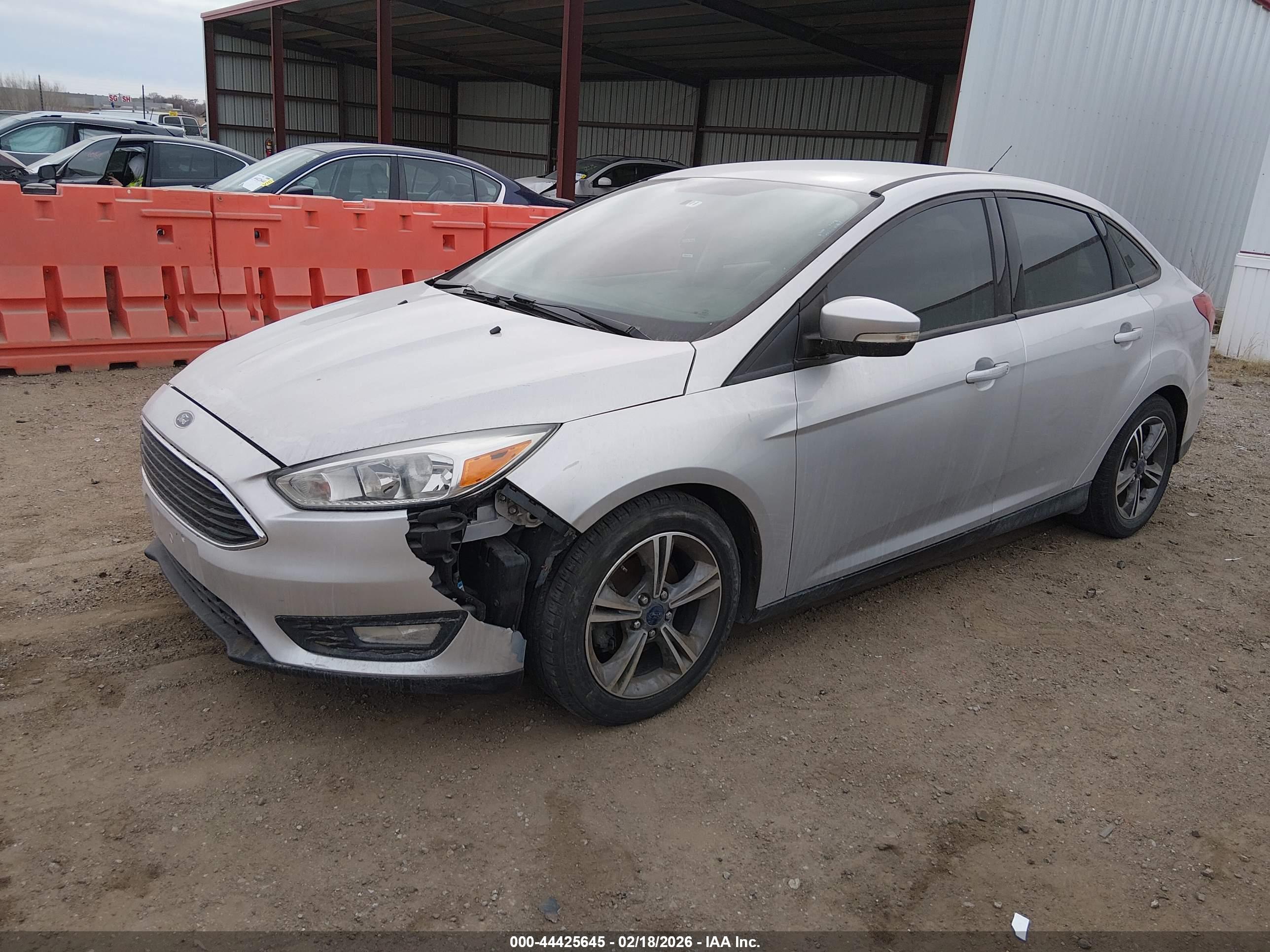 FORD FOCUS image 2