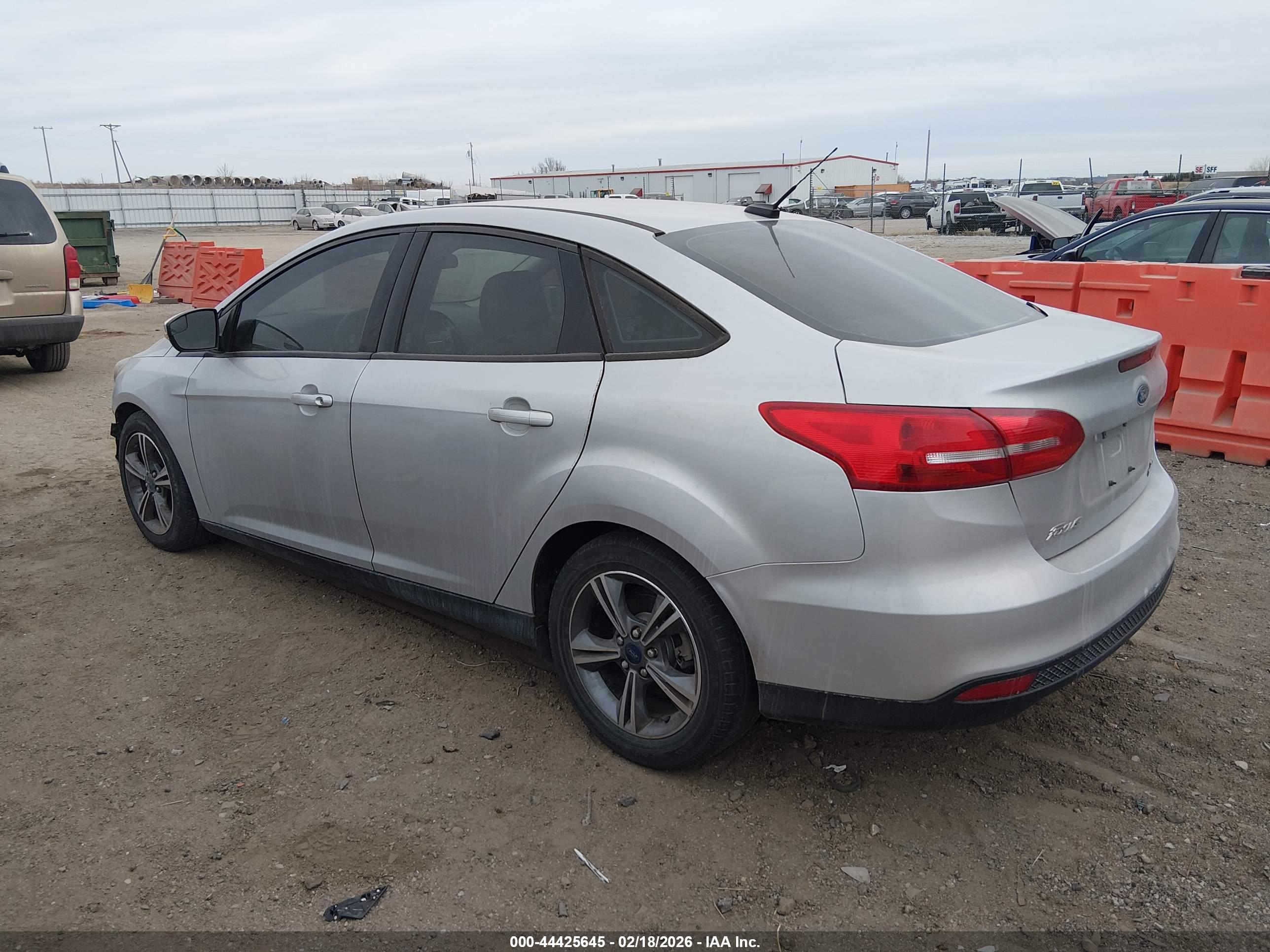 FORD FOCUS image 3