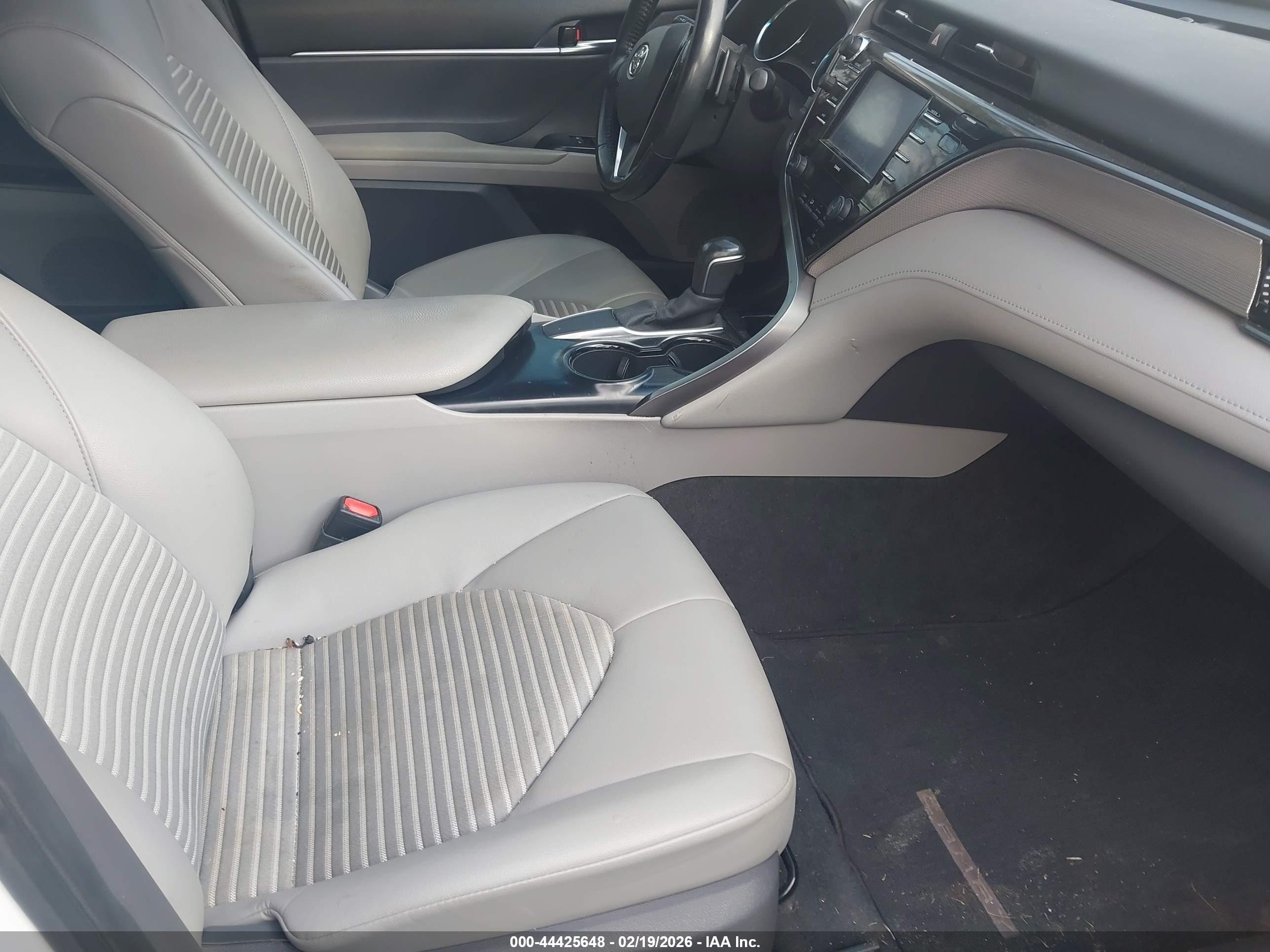 TOYOTA CAMRY image 5