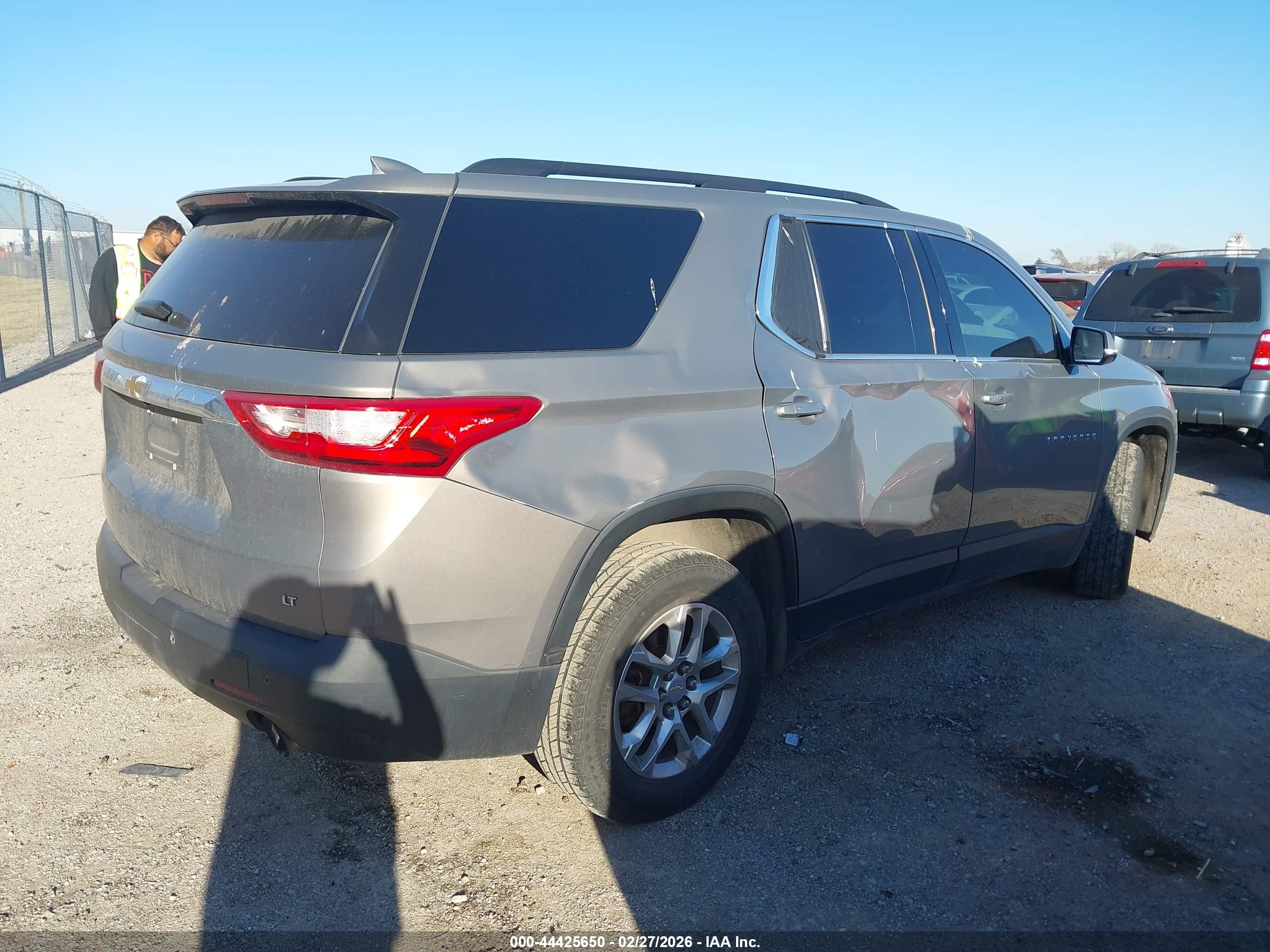 CHEVROLET TRAVERSE image 4