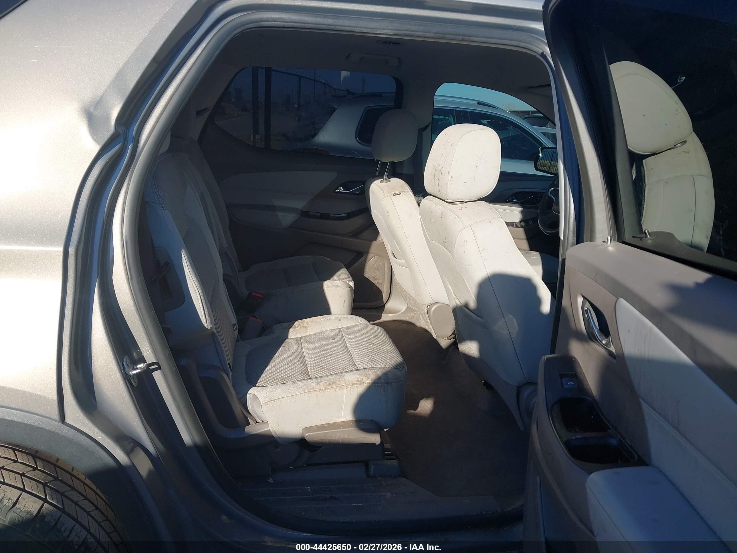 CHEVROLET TRAVERSE image 8