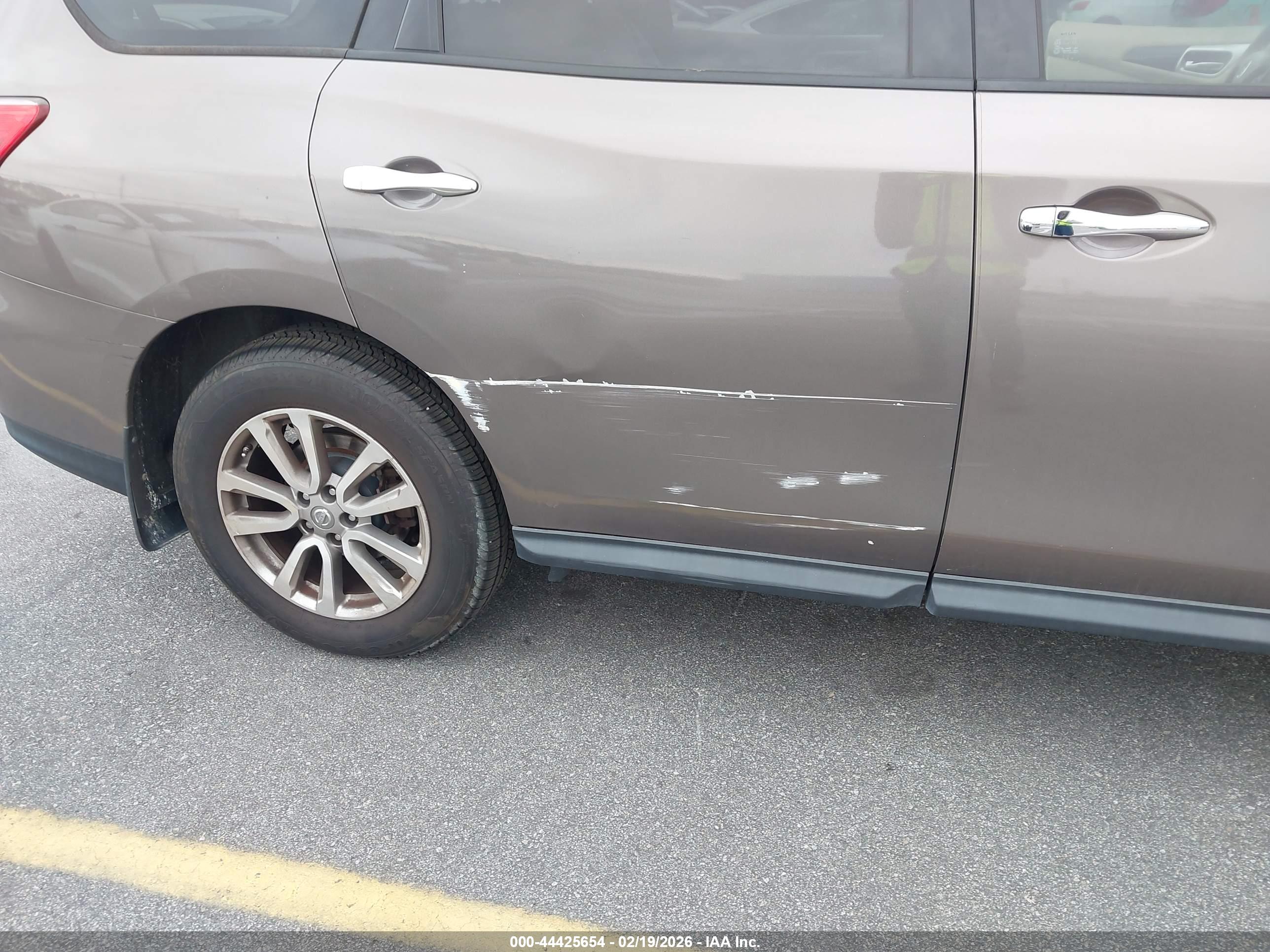 NISSAN PATHFINDER image 6