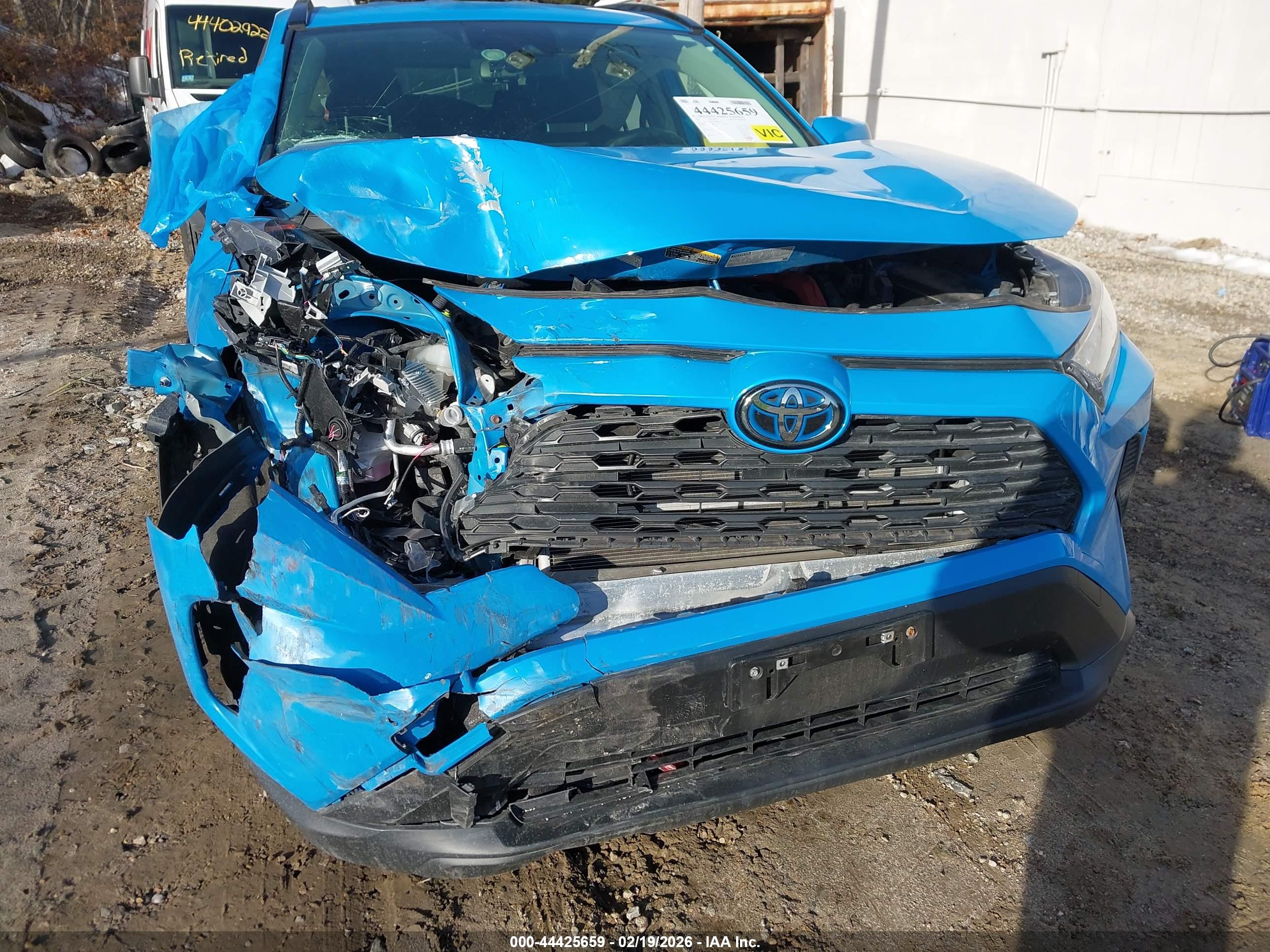TOYOTA RAV4 image 6