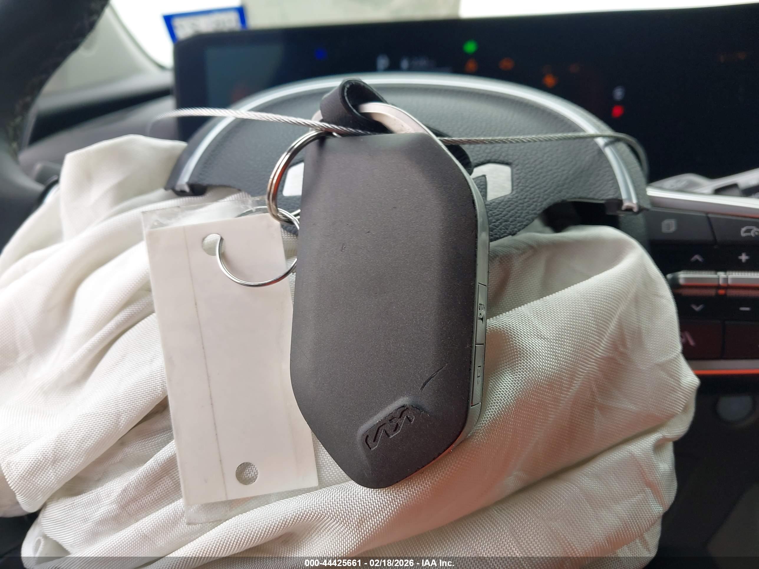 KIA CARNIVAL image 11