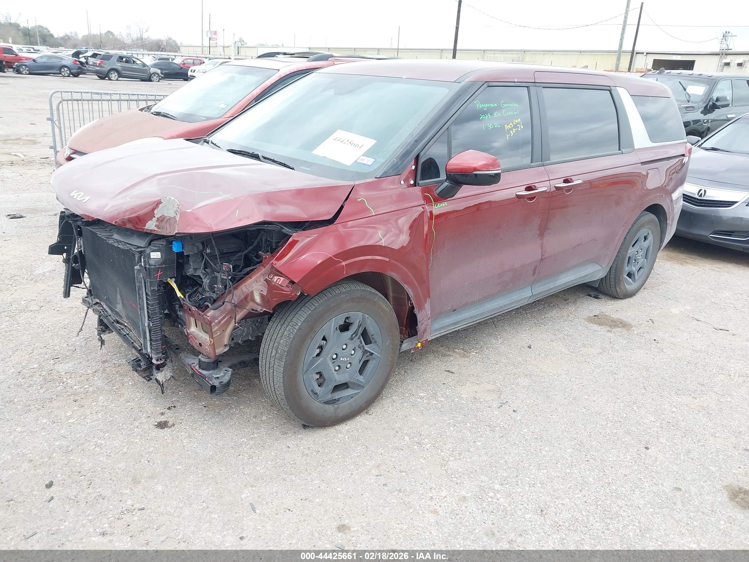 KIA CARNIVAL image 2