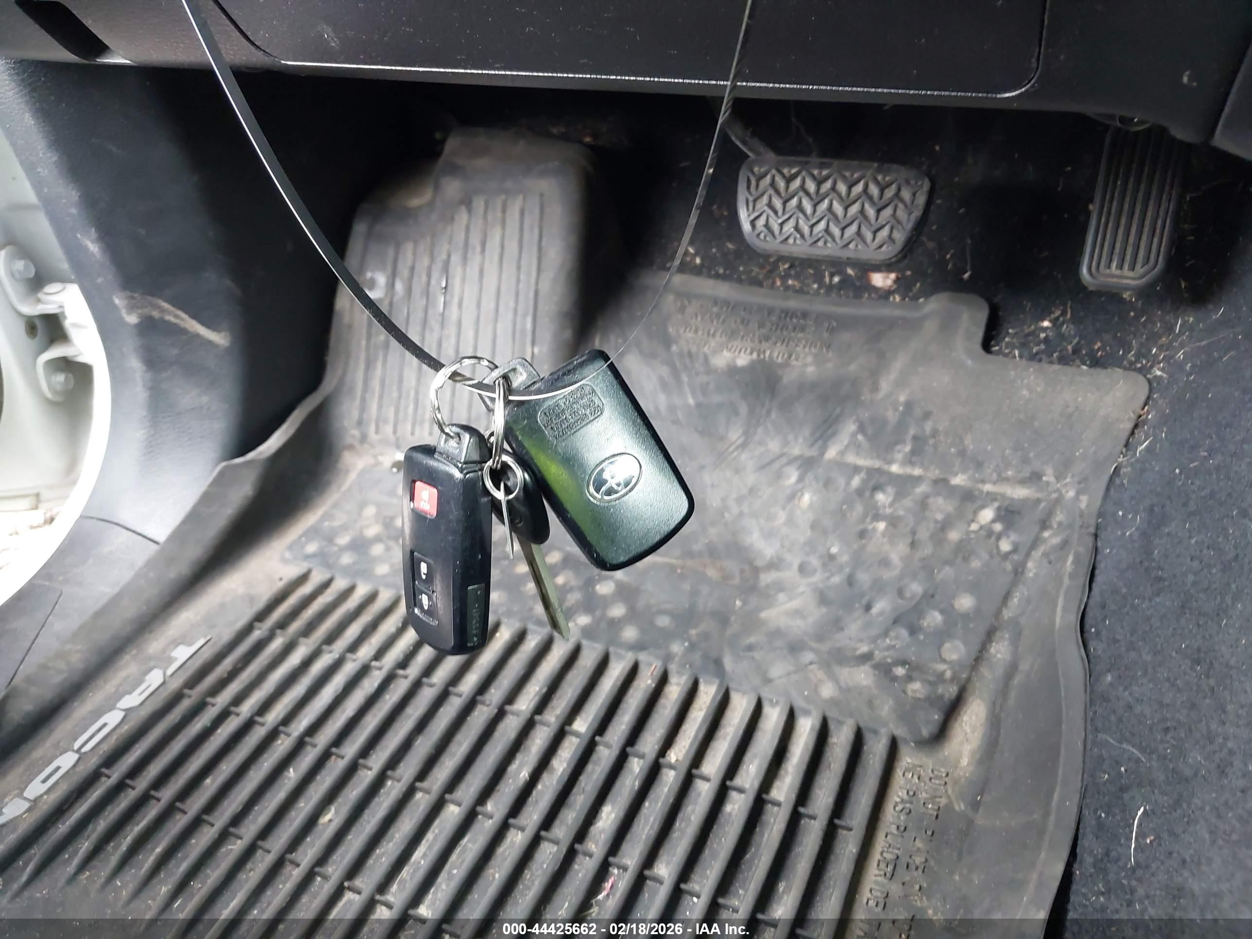 TOYOTA TACOMA image 11