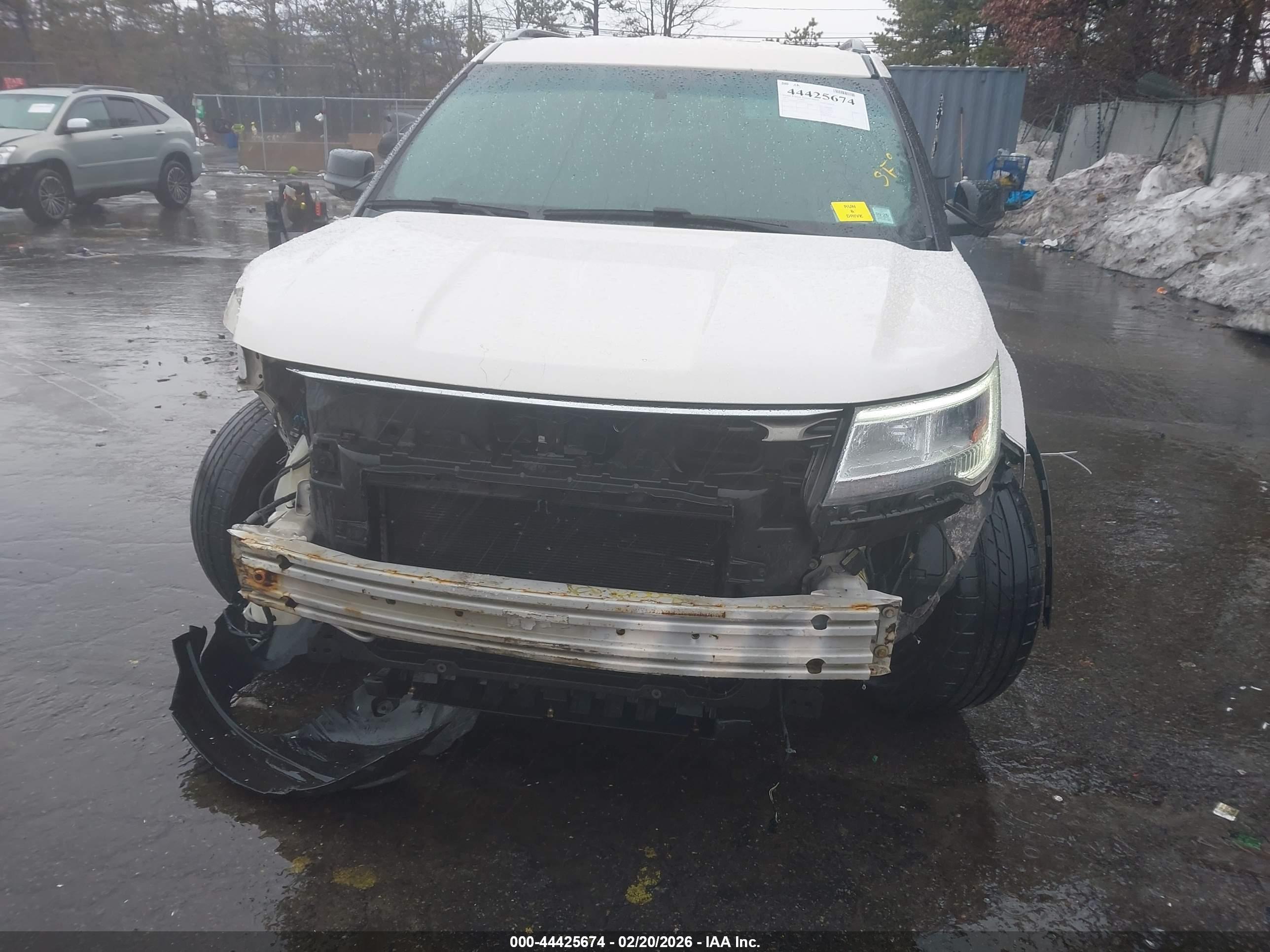 FORD EXPLORER image 6