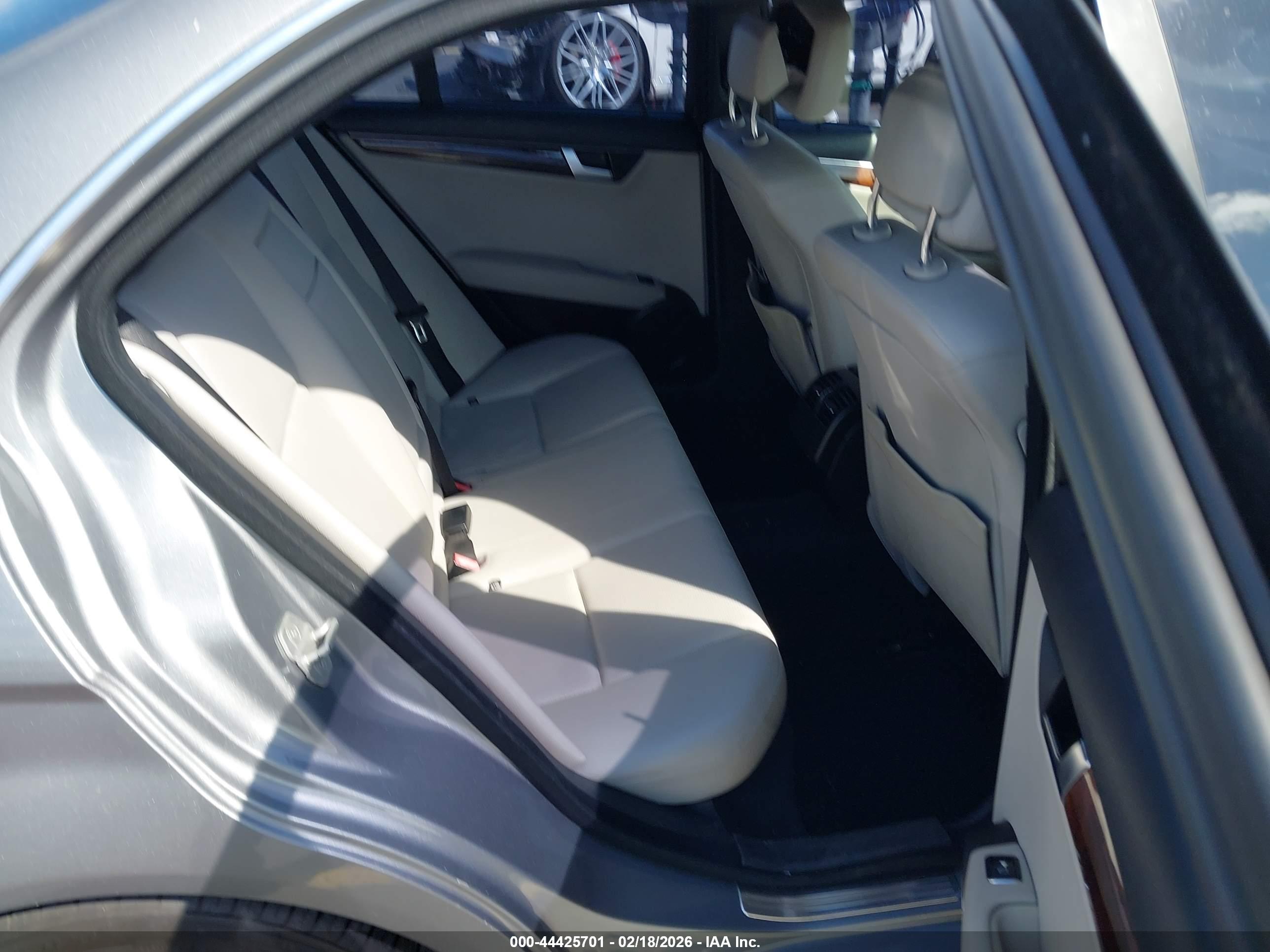 MERCEDES-BENZ C image 8