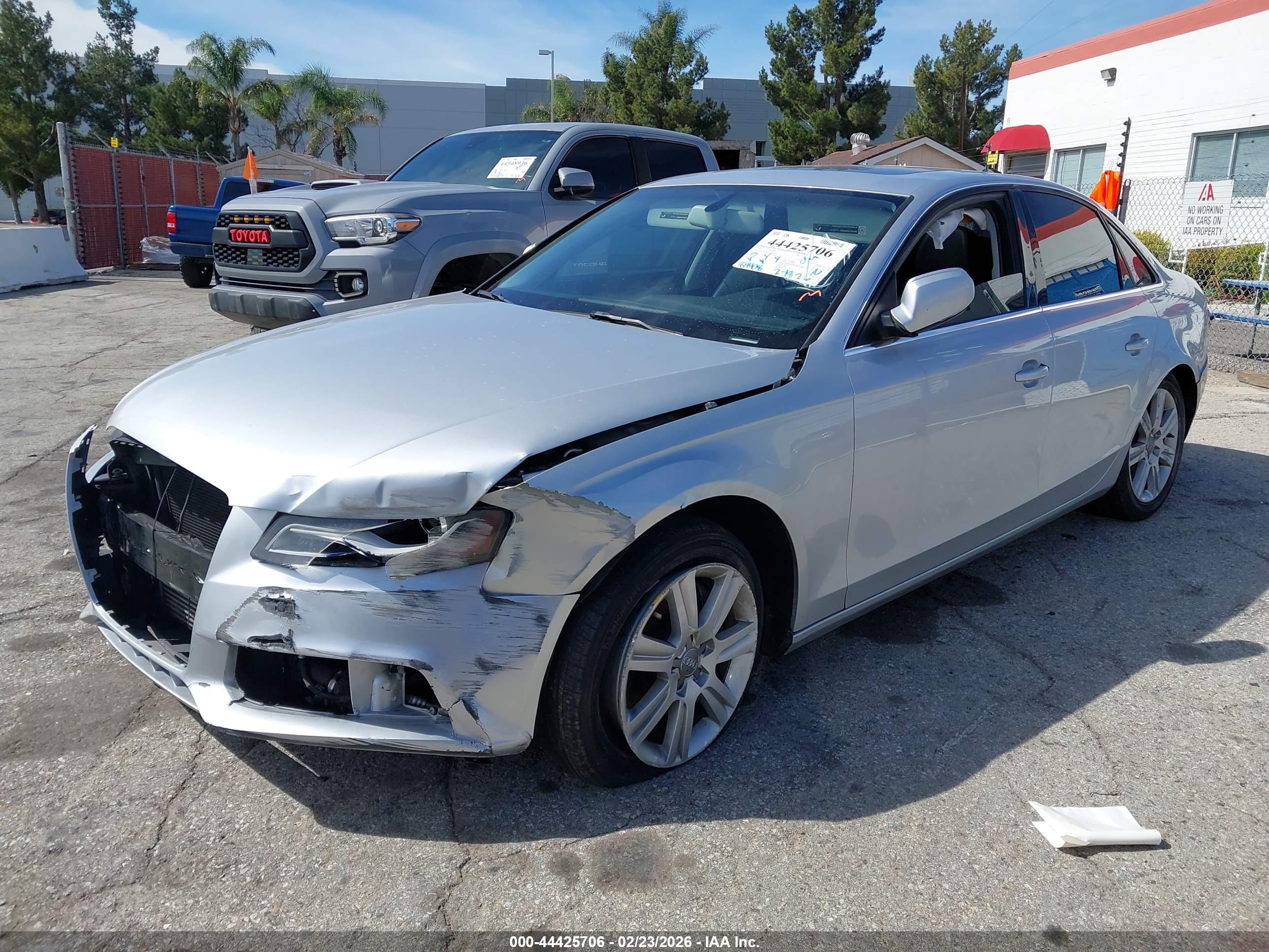 AUDI A4 image 2