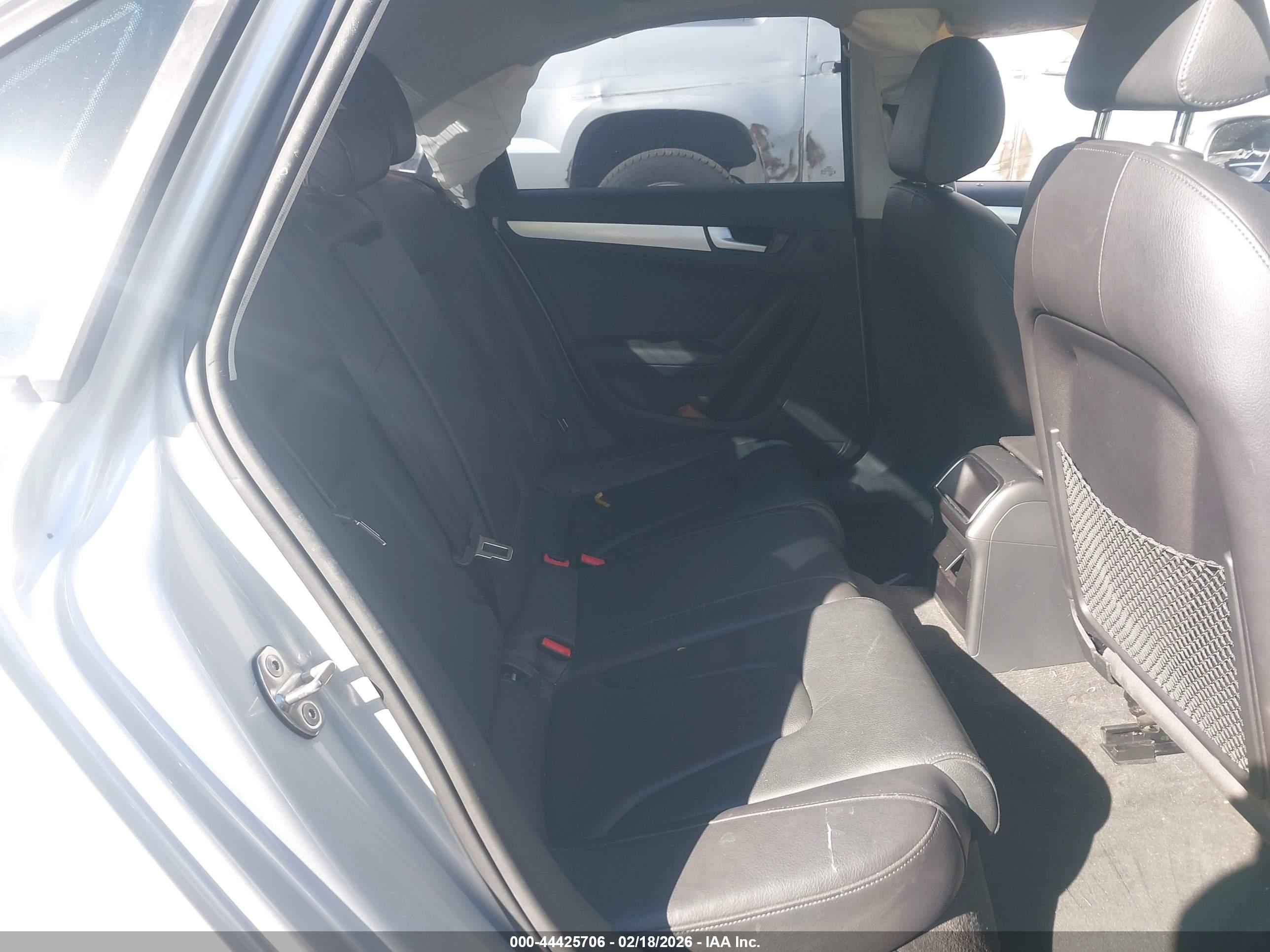 AUDI A4 image 8