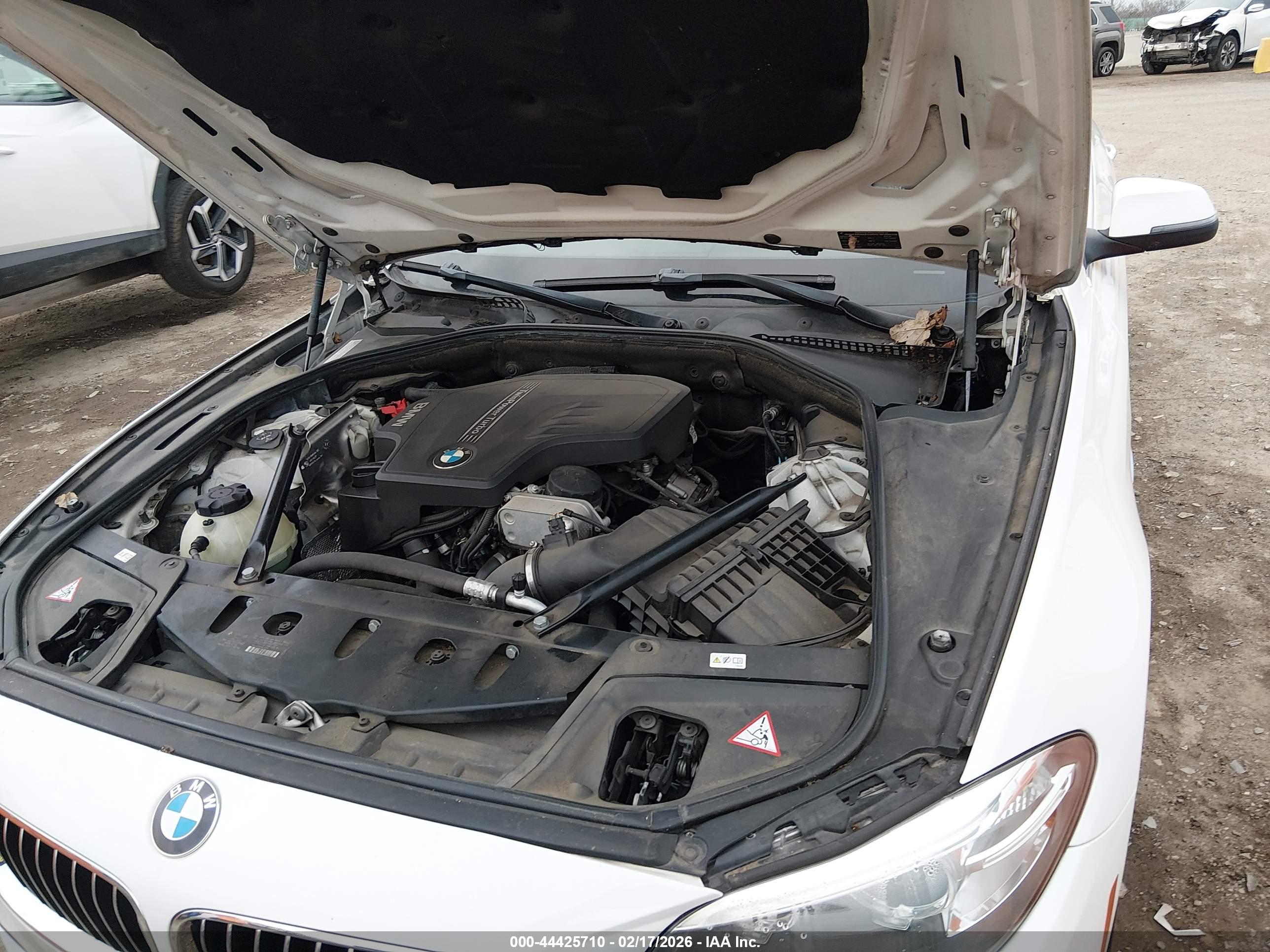 BMW 528I image 10