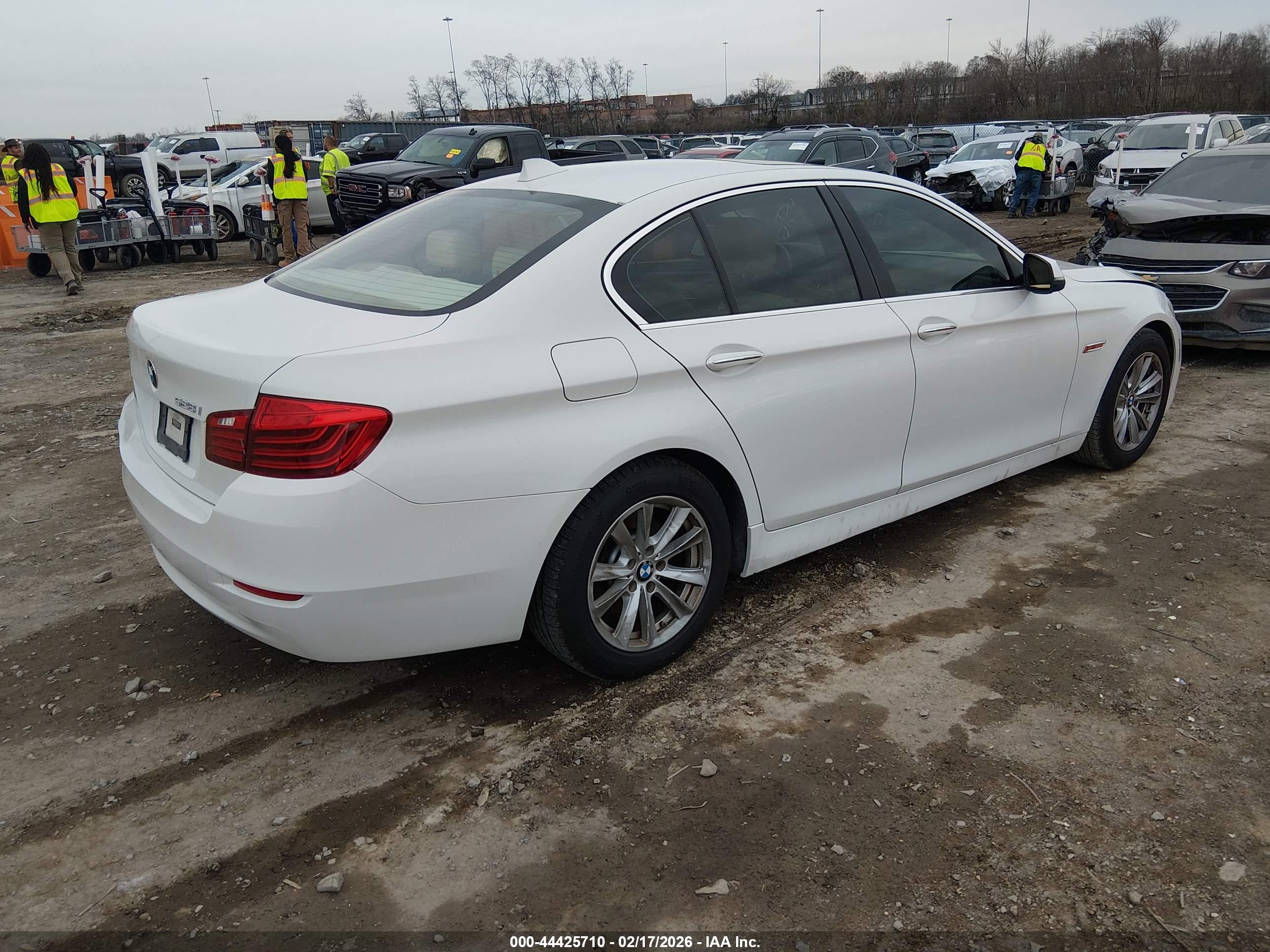 BMW 528I image 4
