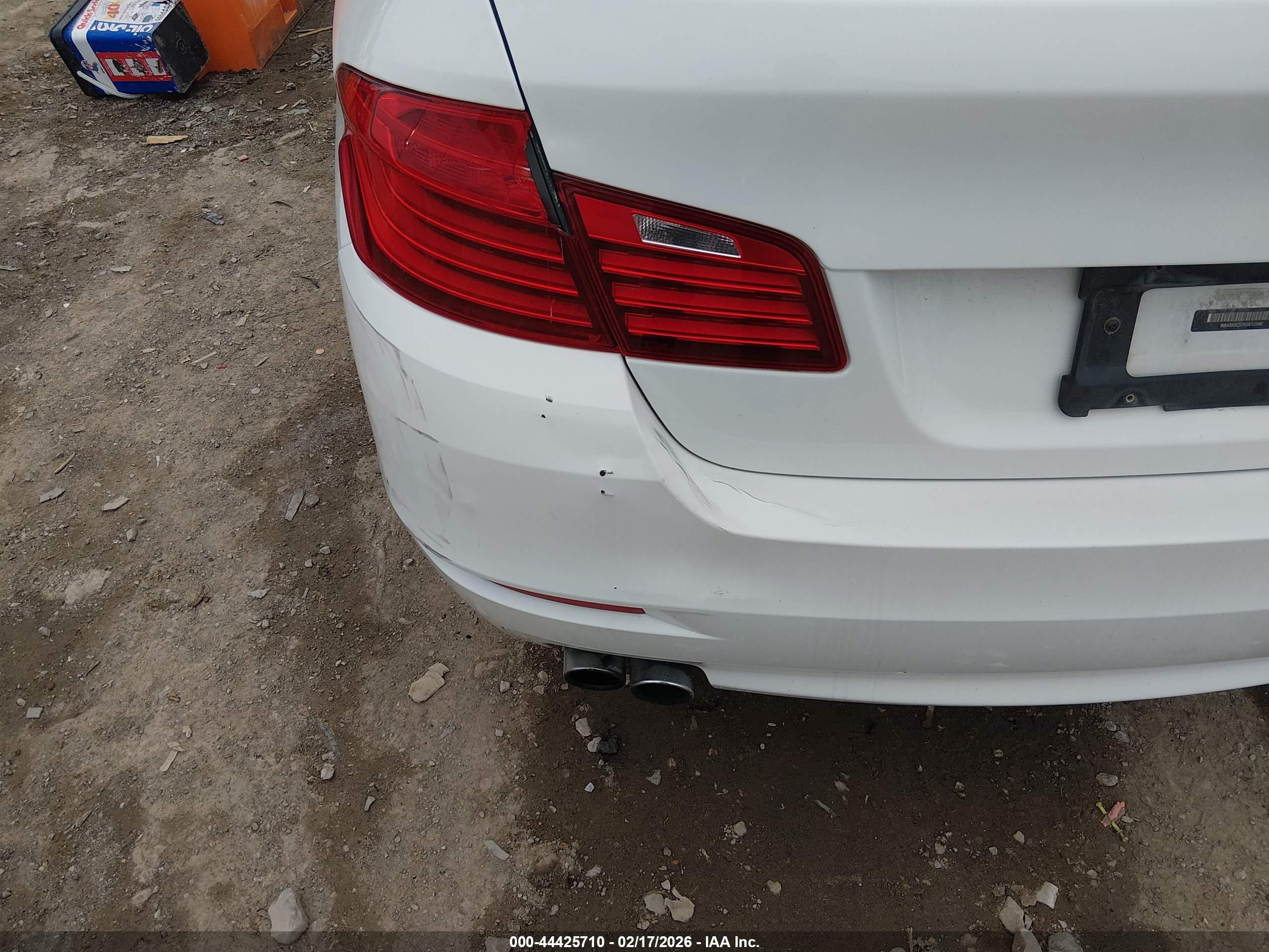 BMW 528I image 6