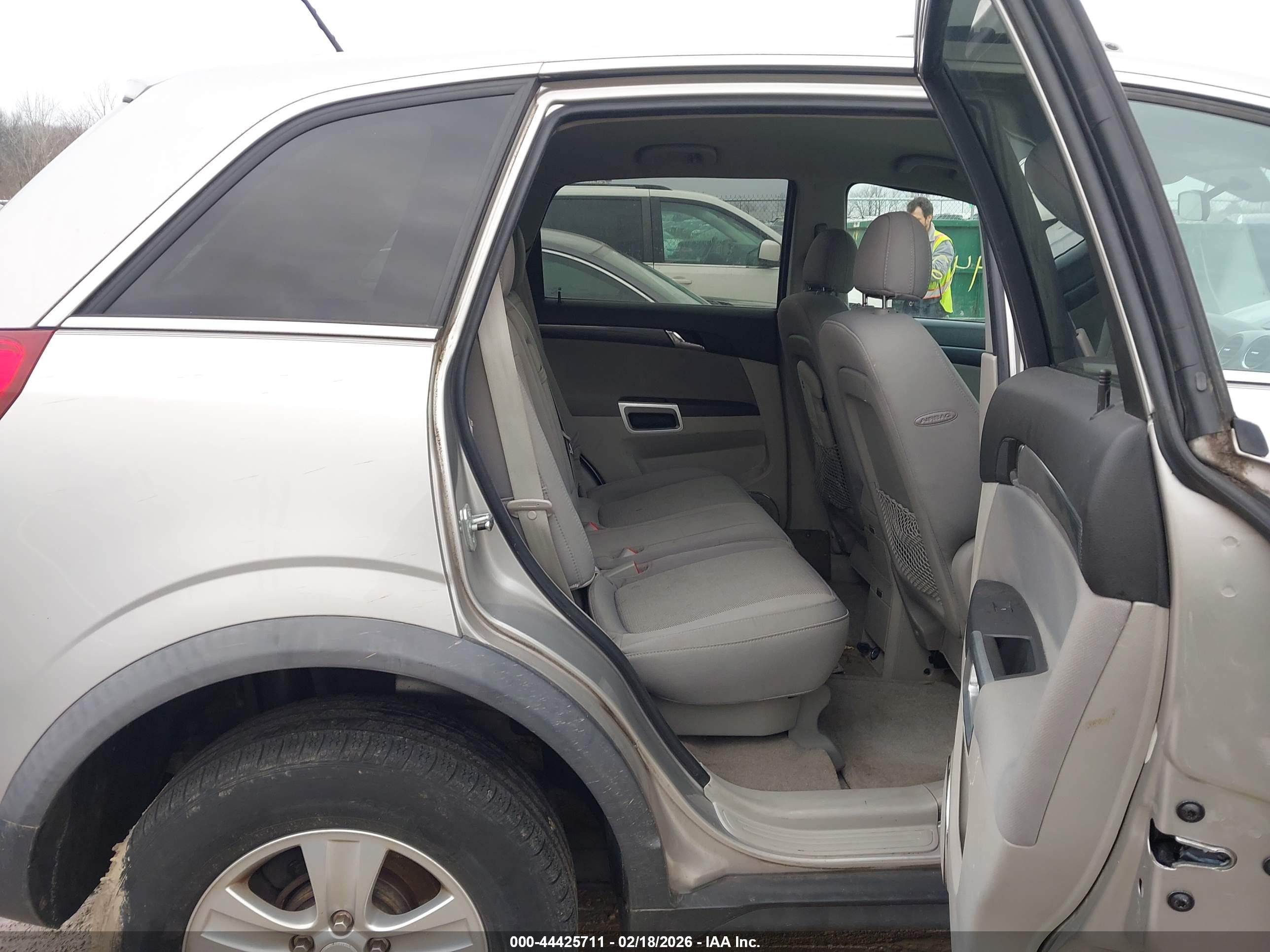 SATURN VUE image 8