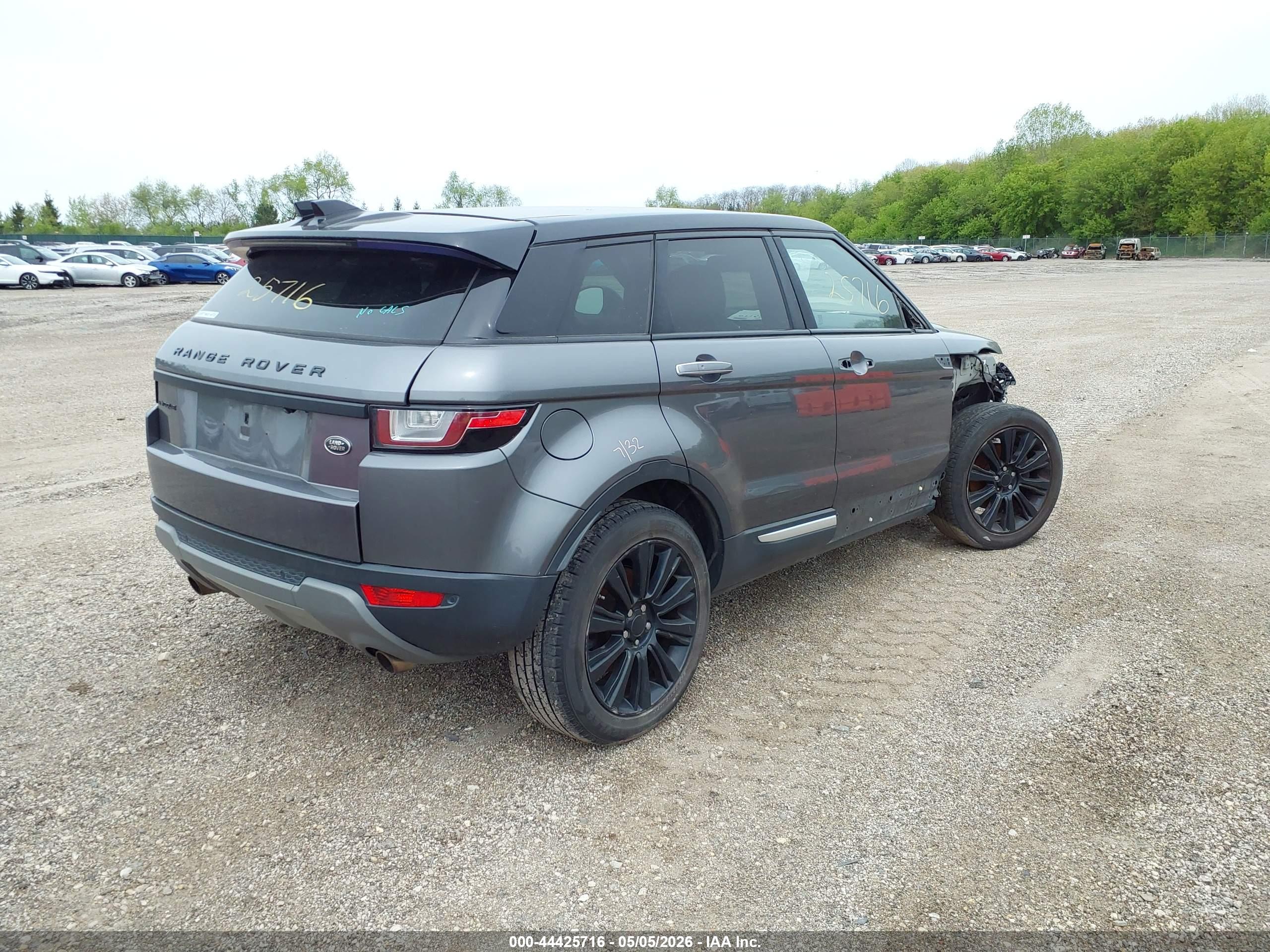 LAND ROVER image 4