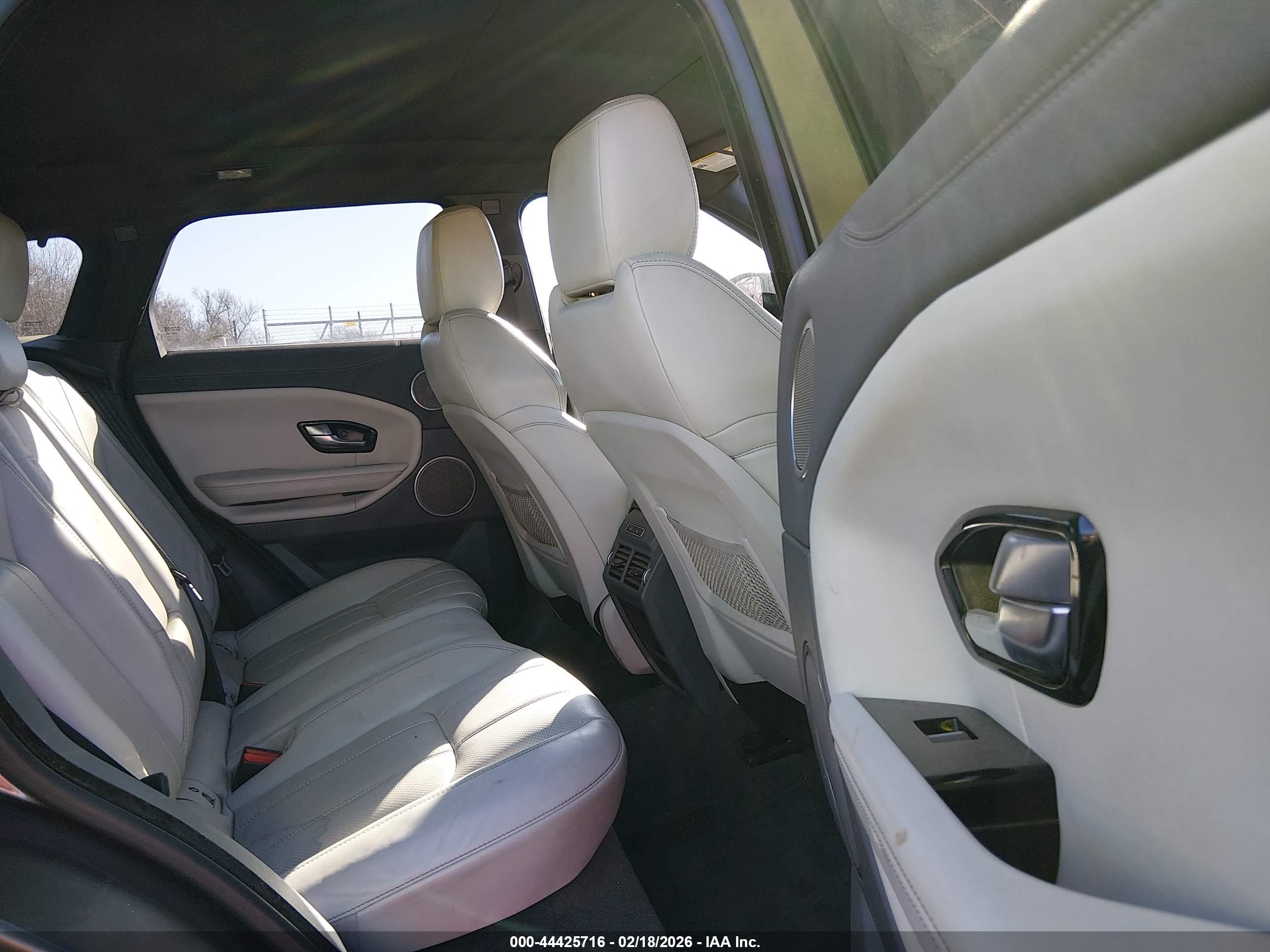 LAND ROVER image 8