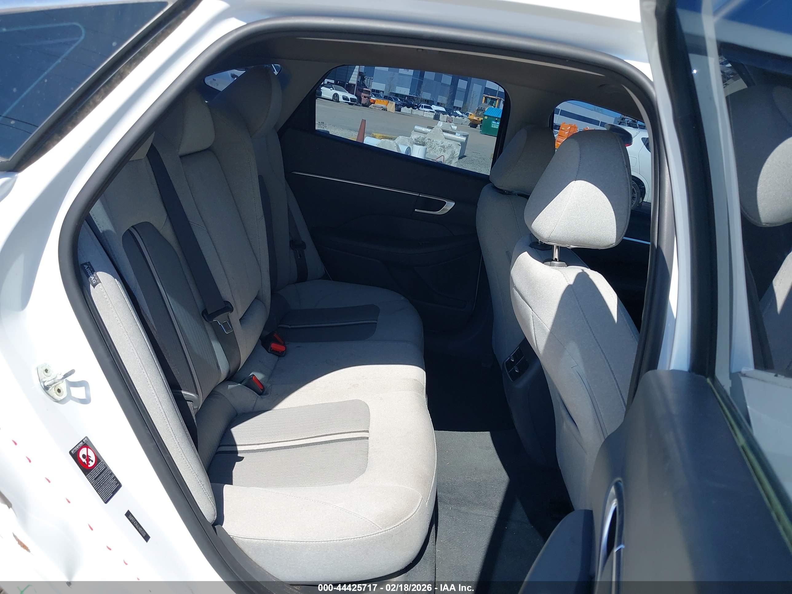 HYUNDAI SONATA image 8