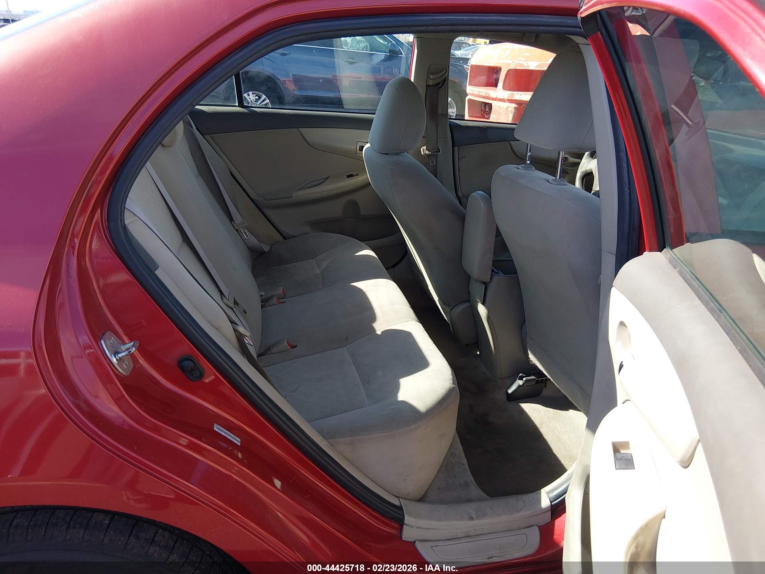 TOYOTA COROLLA image 8