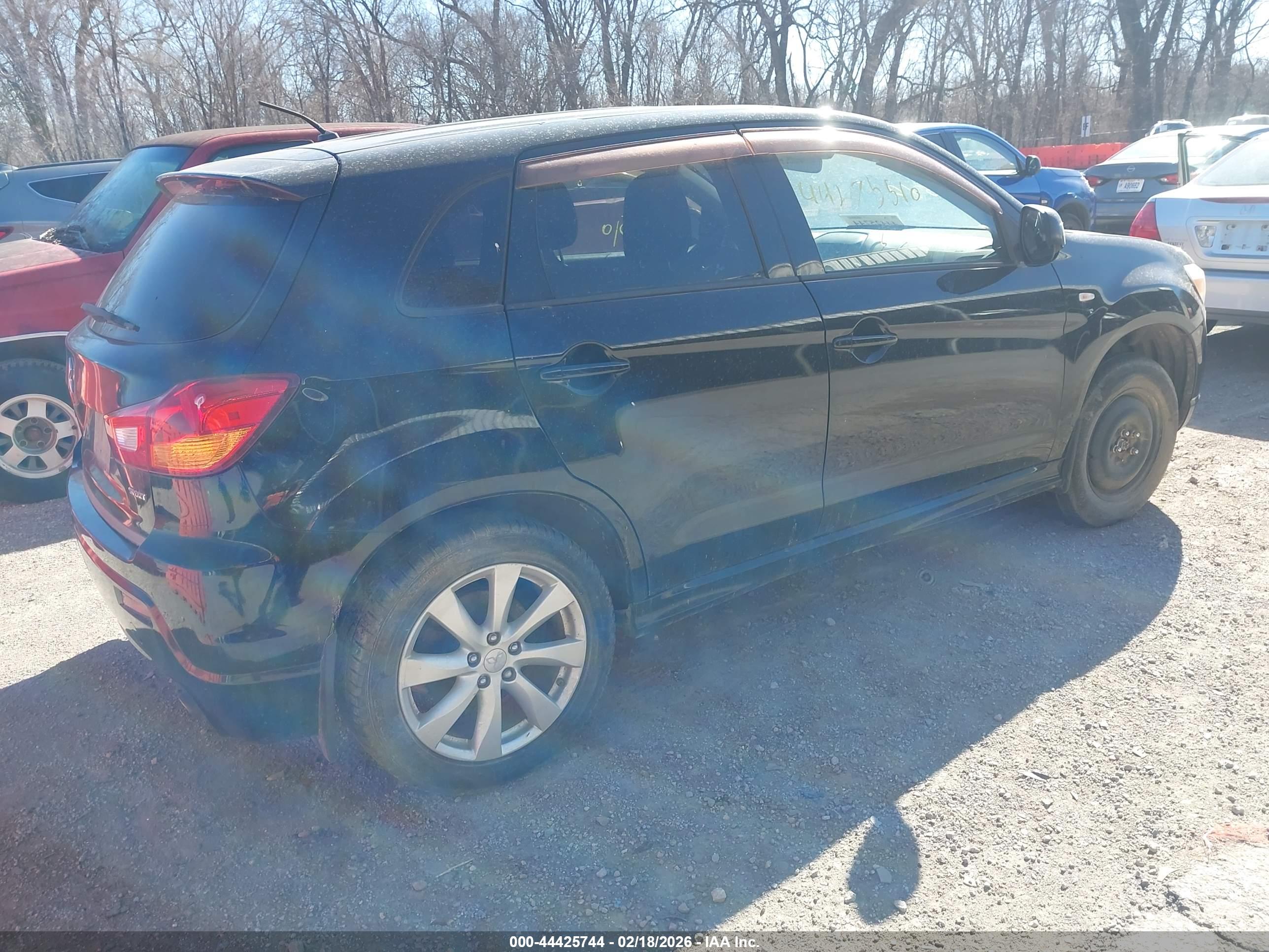 MITSUBISHI OUTLANDER image 4