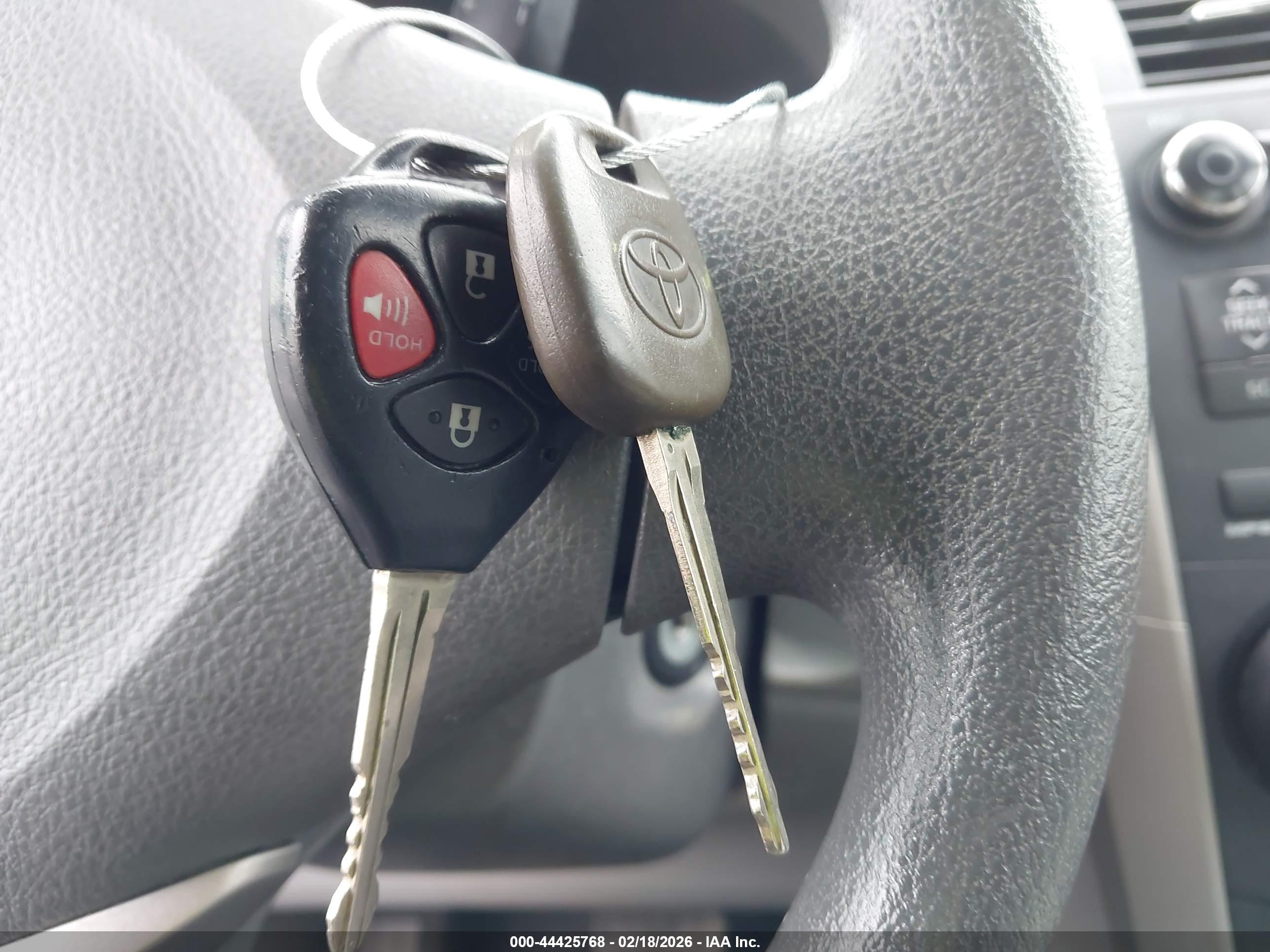 TOYOTA COROLLA image 11