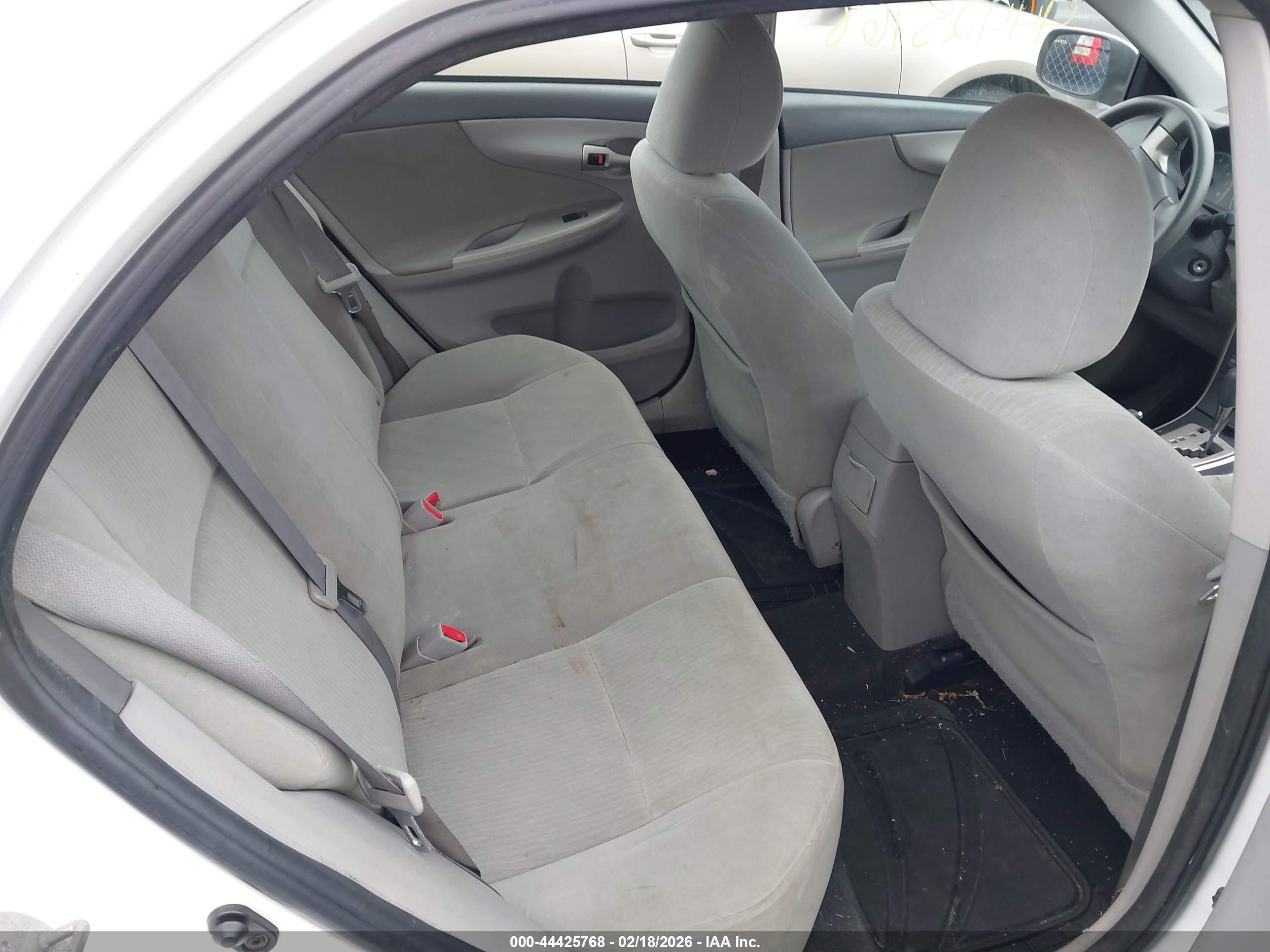 TOYOTA COROLLA image 8