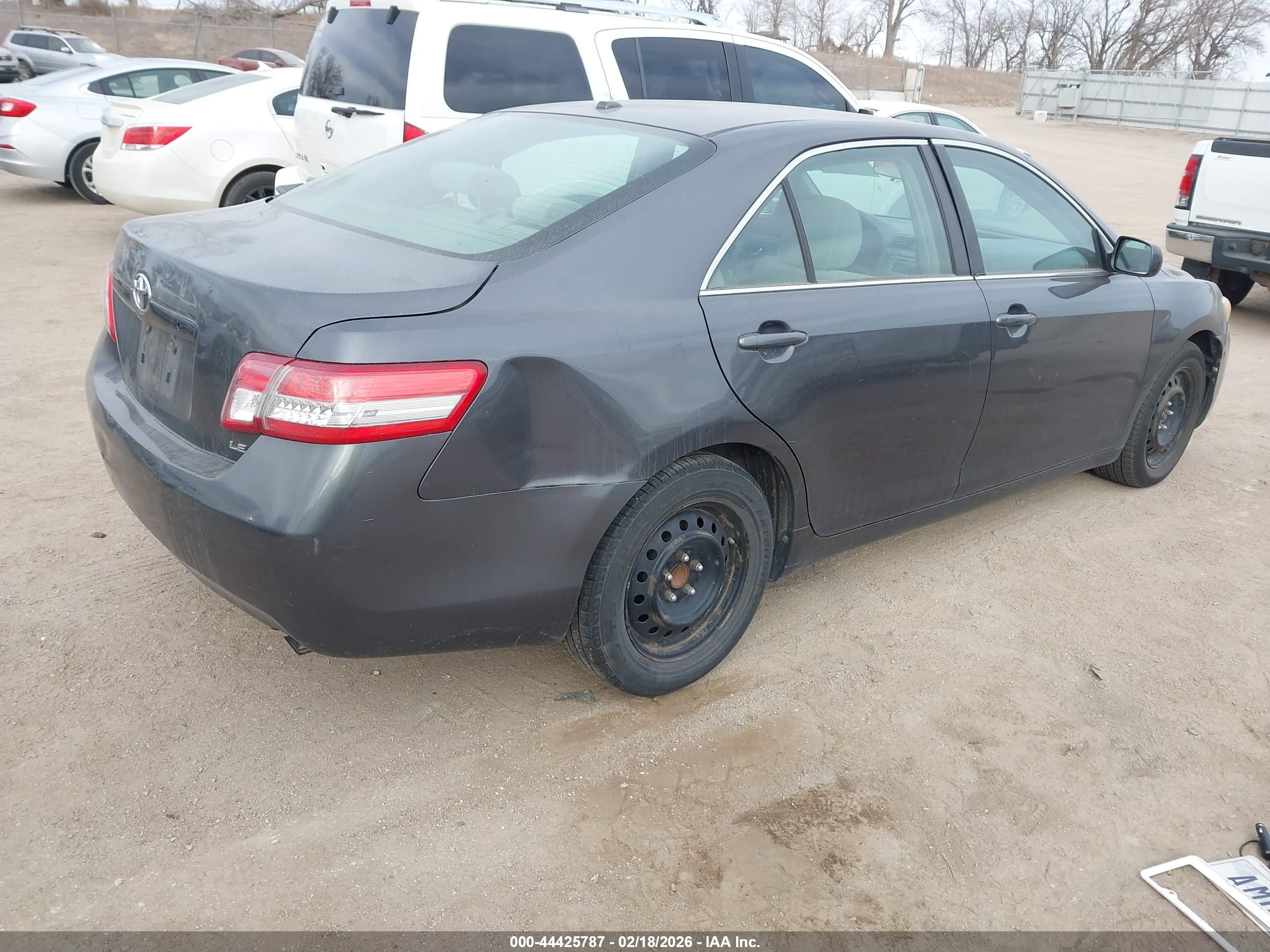 TOYOTA CAMRY image 4