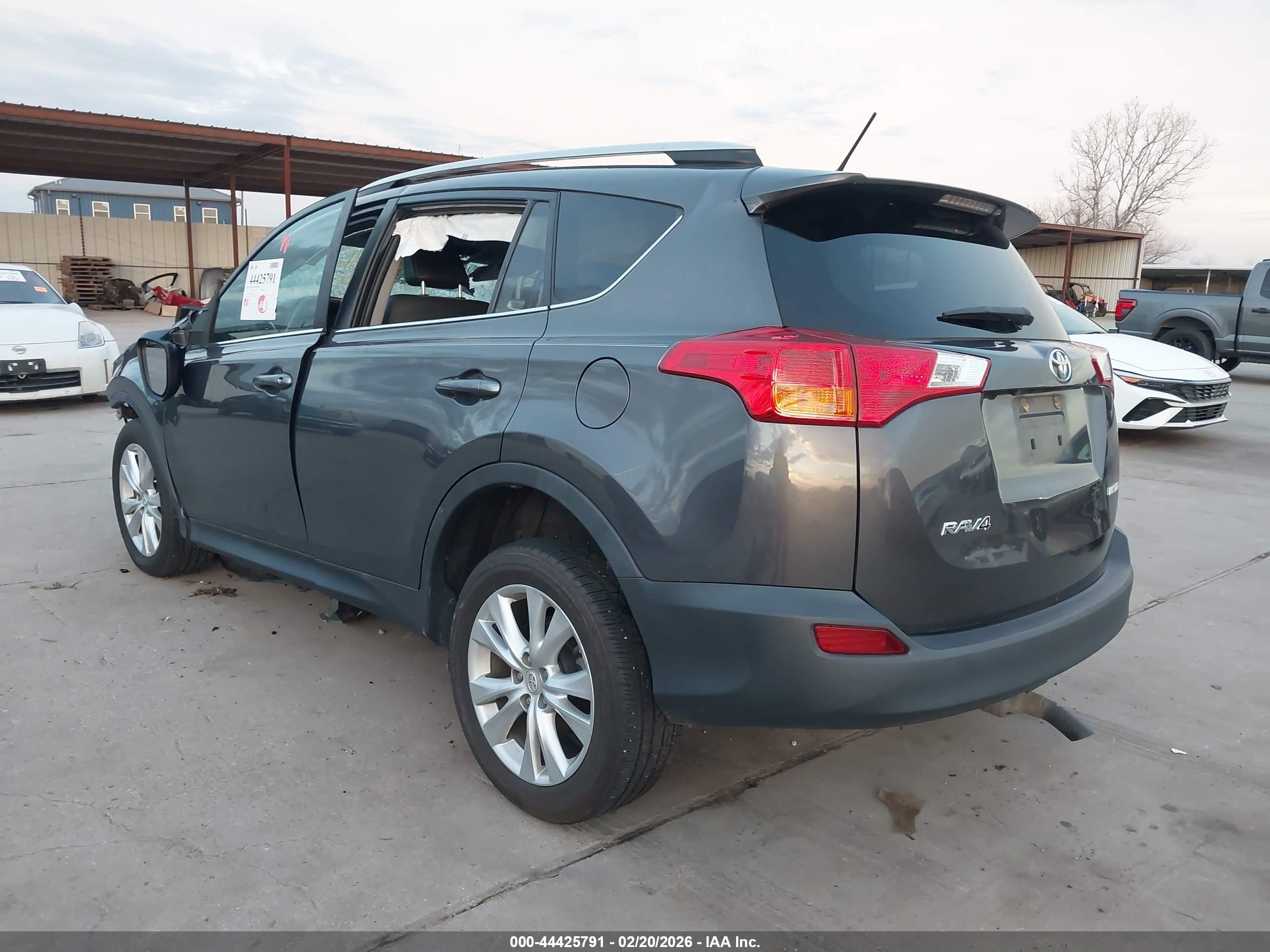TOYOTA RAV4 image 3
