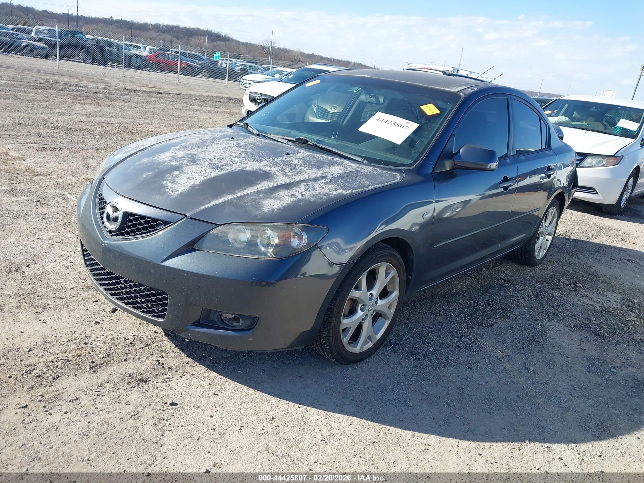MAZDA MAZDA3 image 2