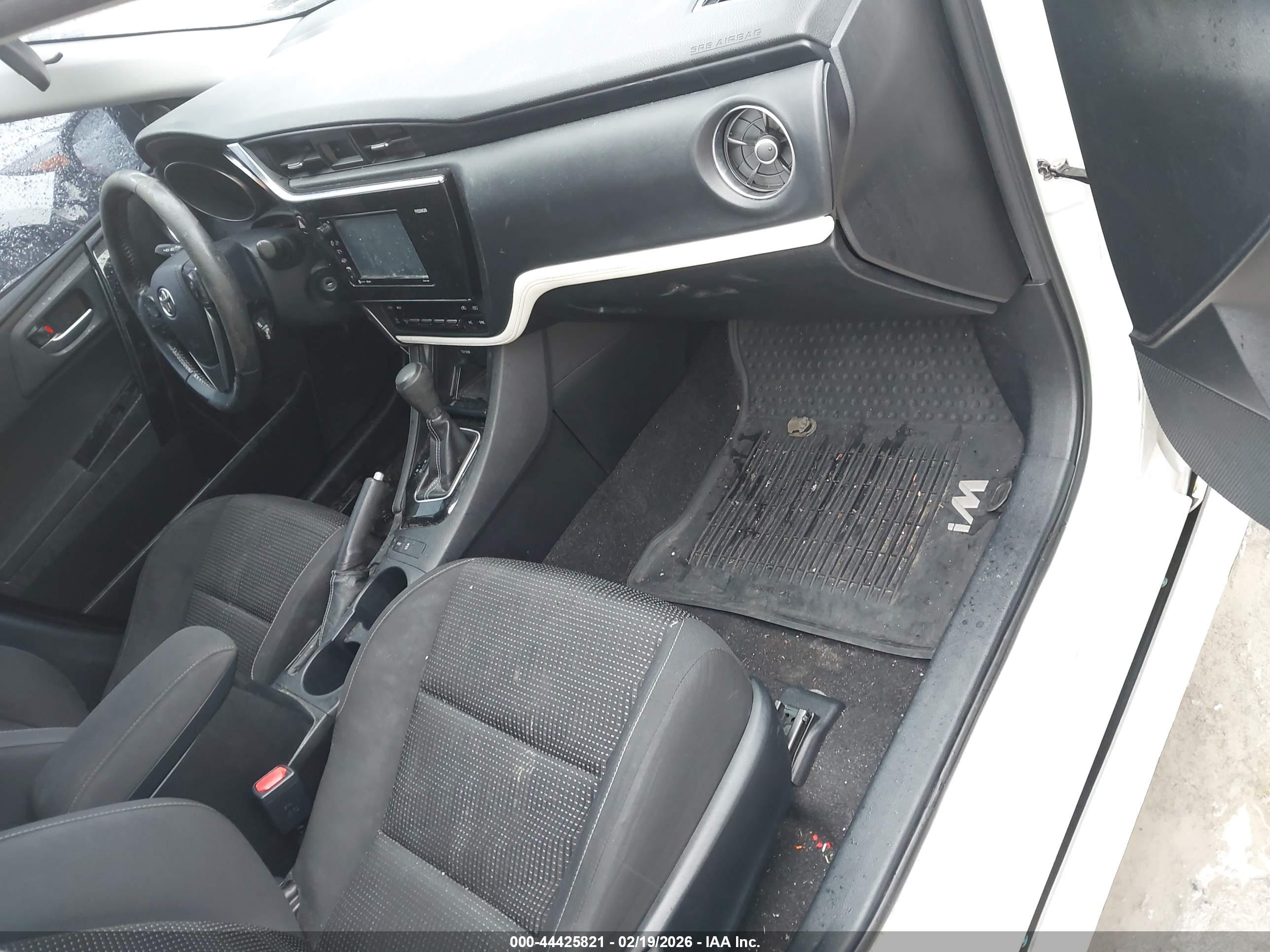 TOYOTA COROLLA image 5