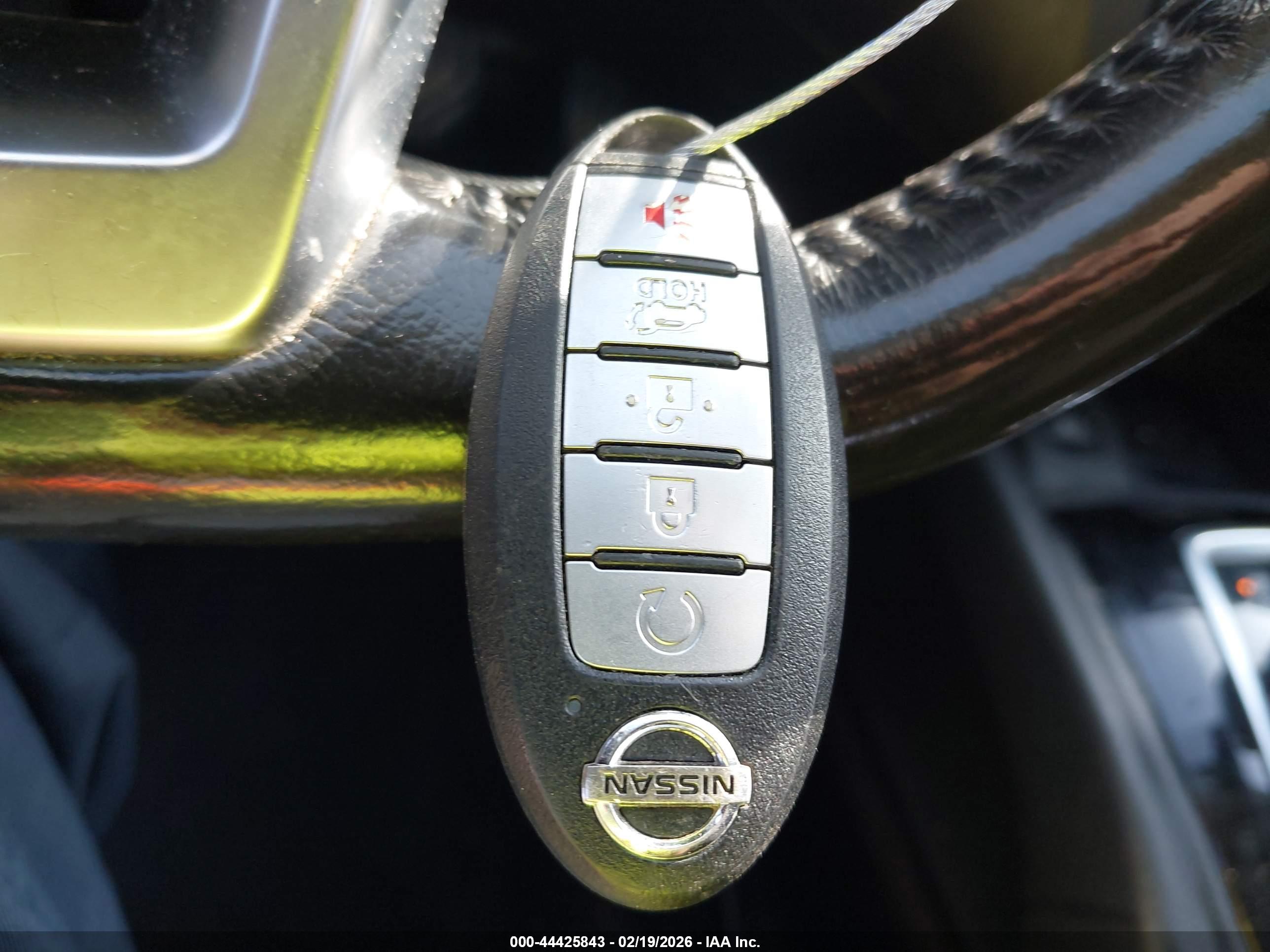 NISSAN ROGUE image 11