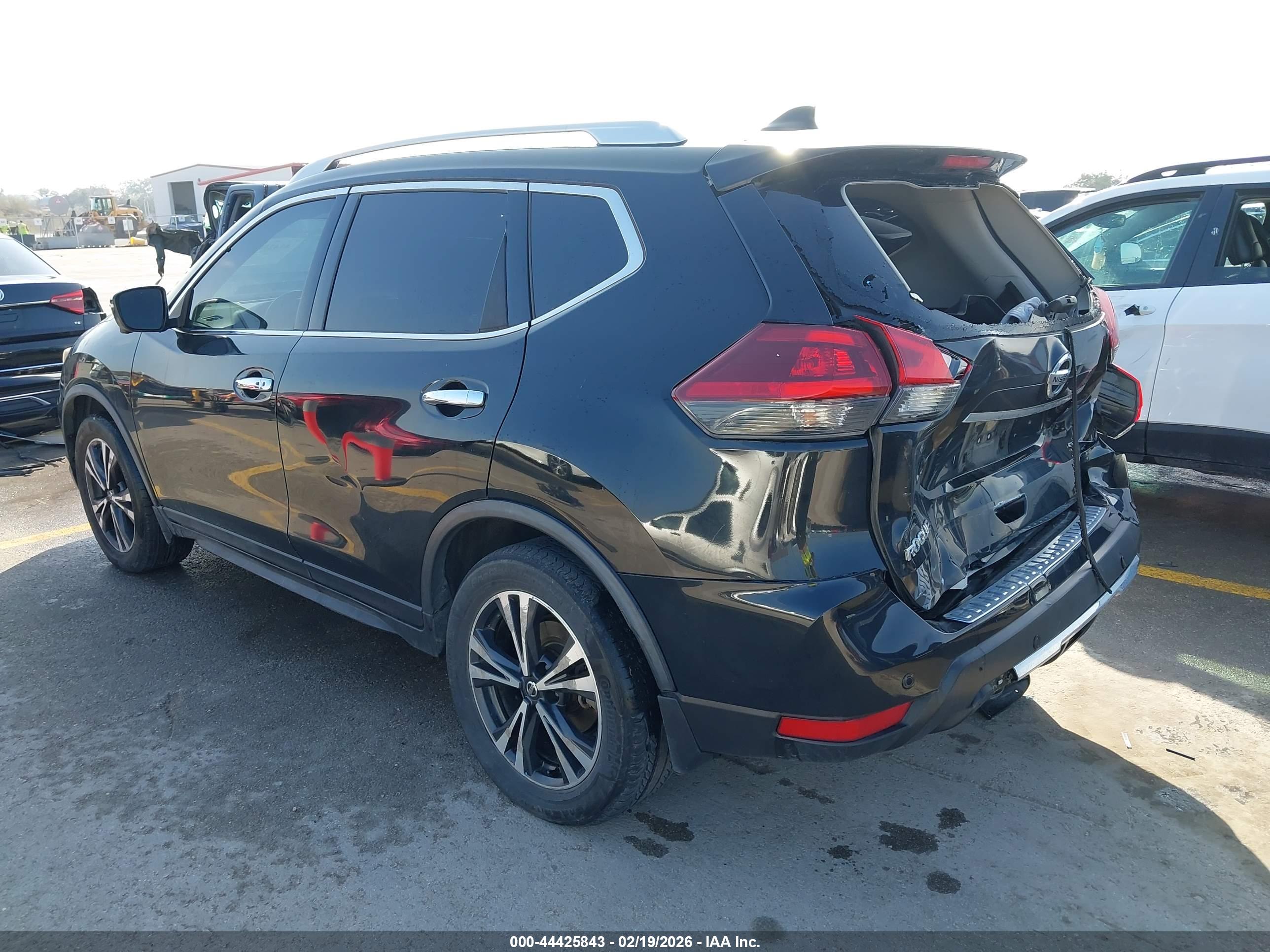 NISSAN ROGUE image 3