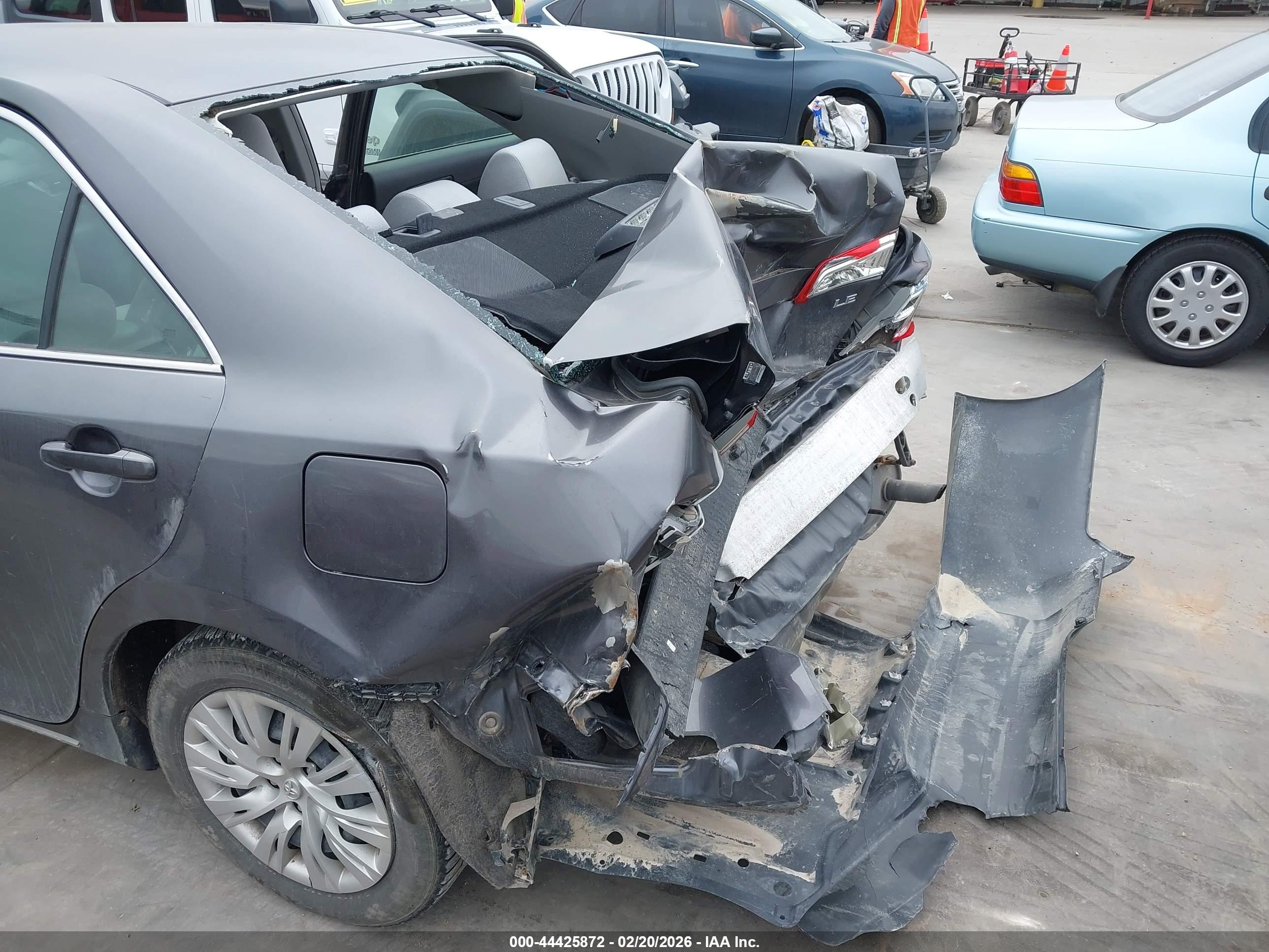 TOYOTA CAMRY image 6
