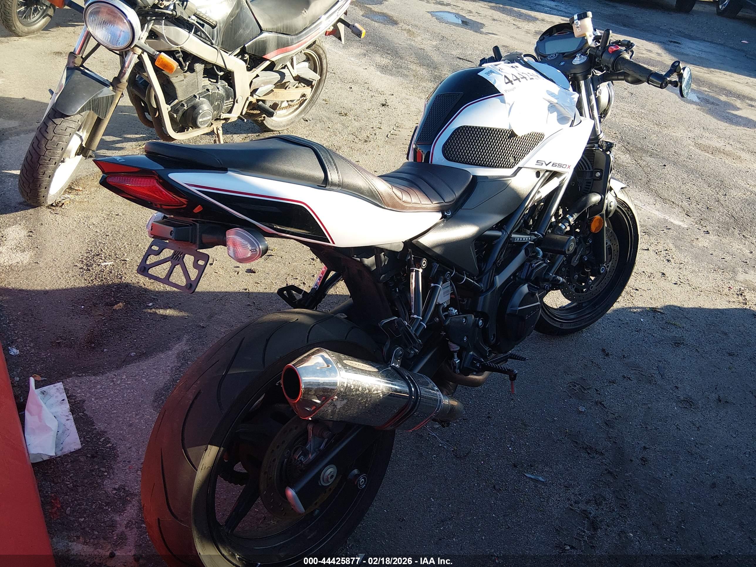SUZUKI SV650 image 4