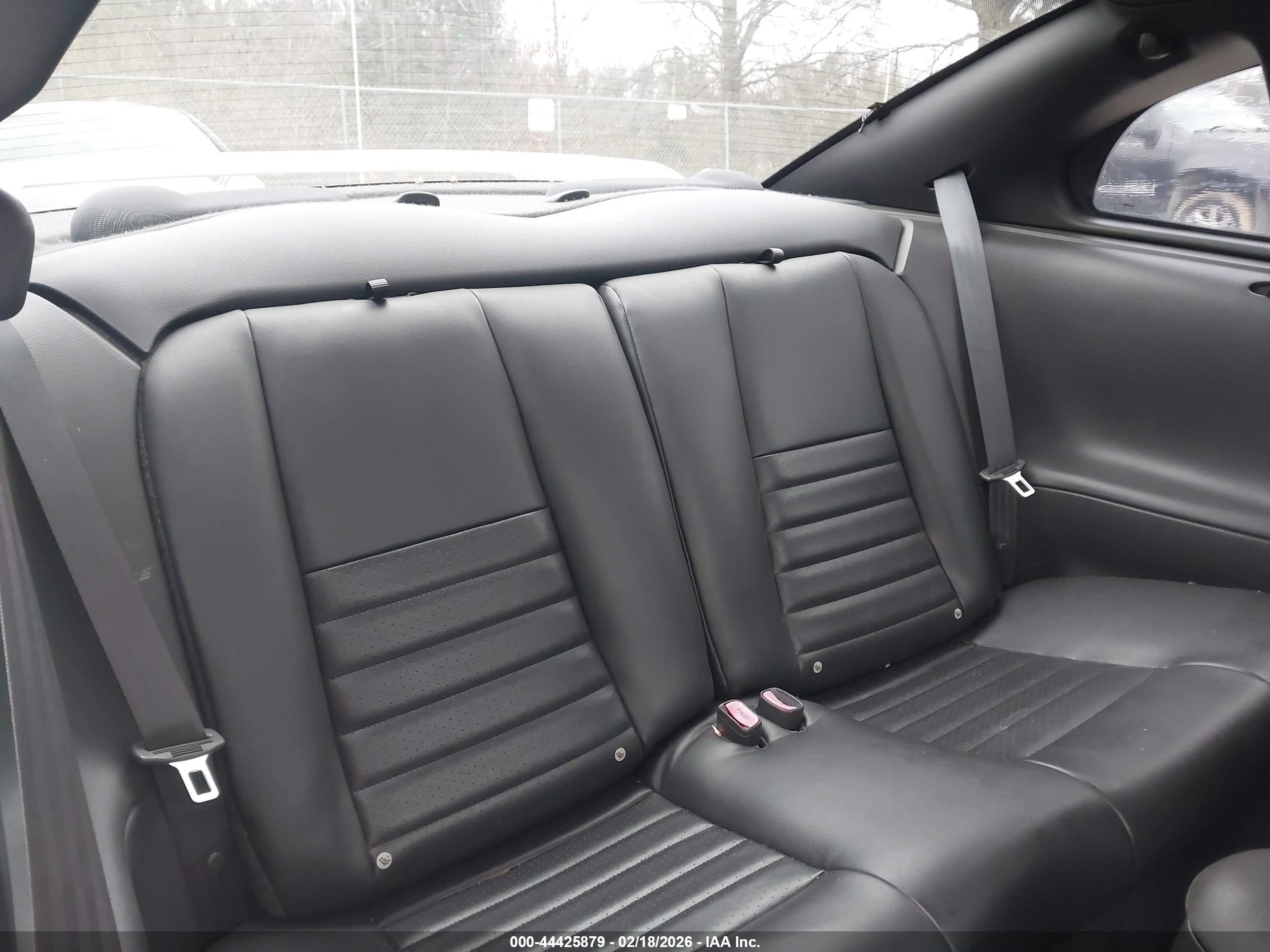 FORD MUSTANG image 8