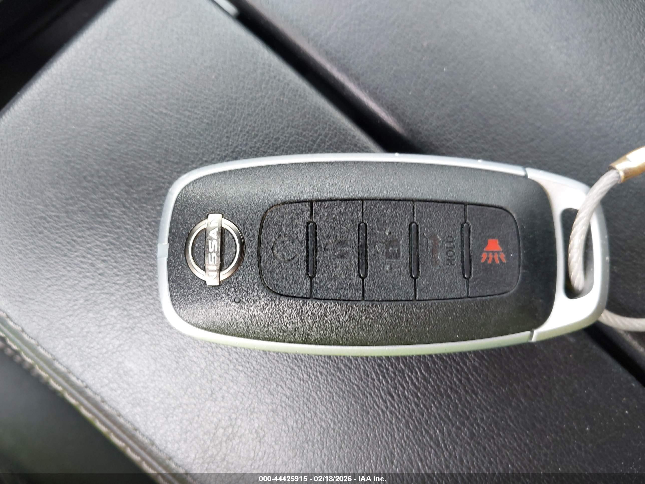 NISSAN ROGUE image 11