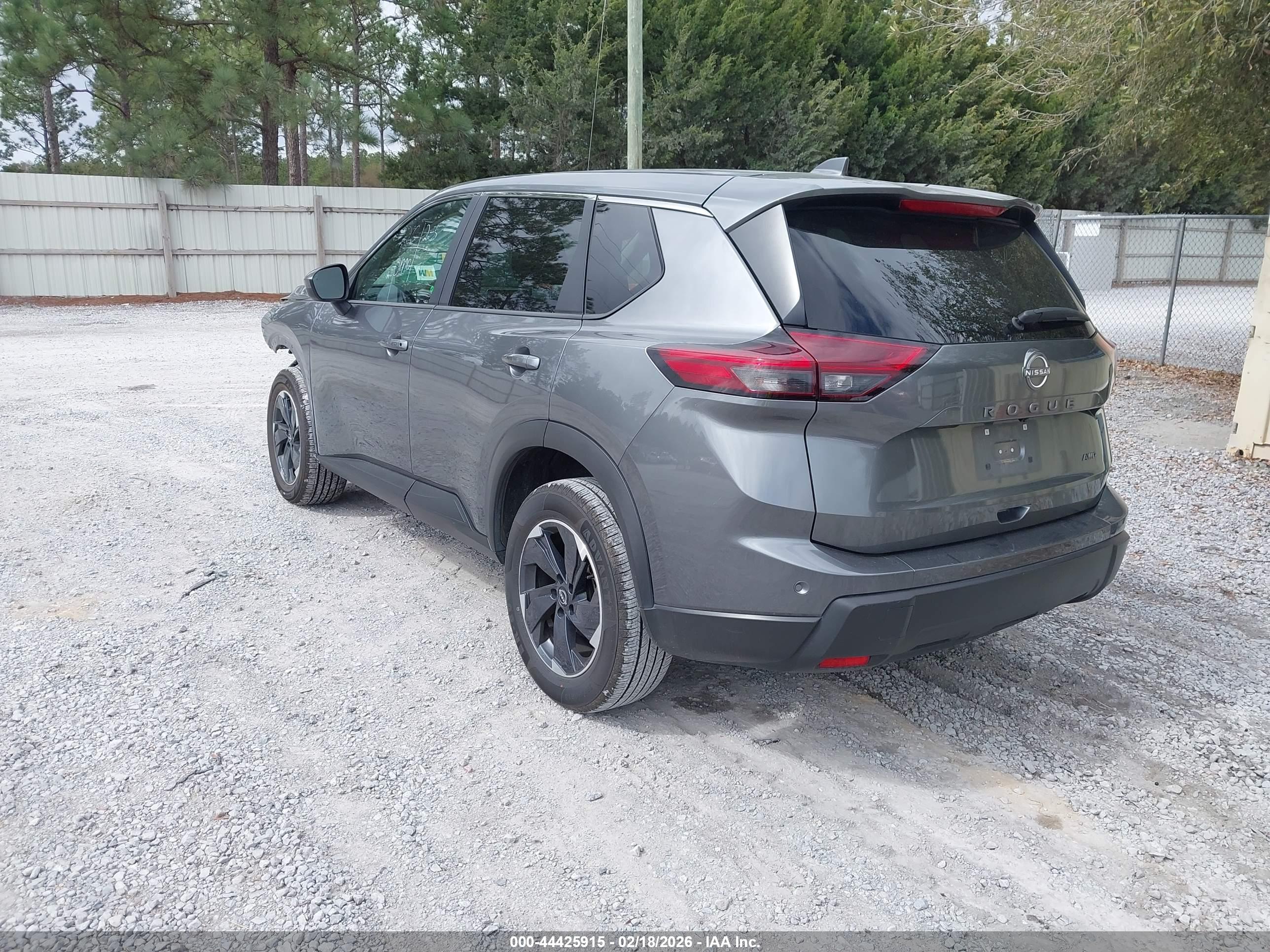 NISSAN ROGUE image 3