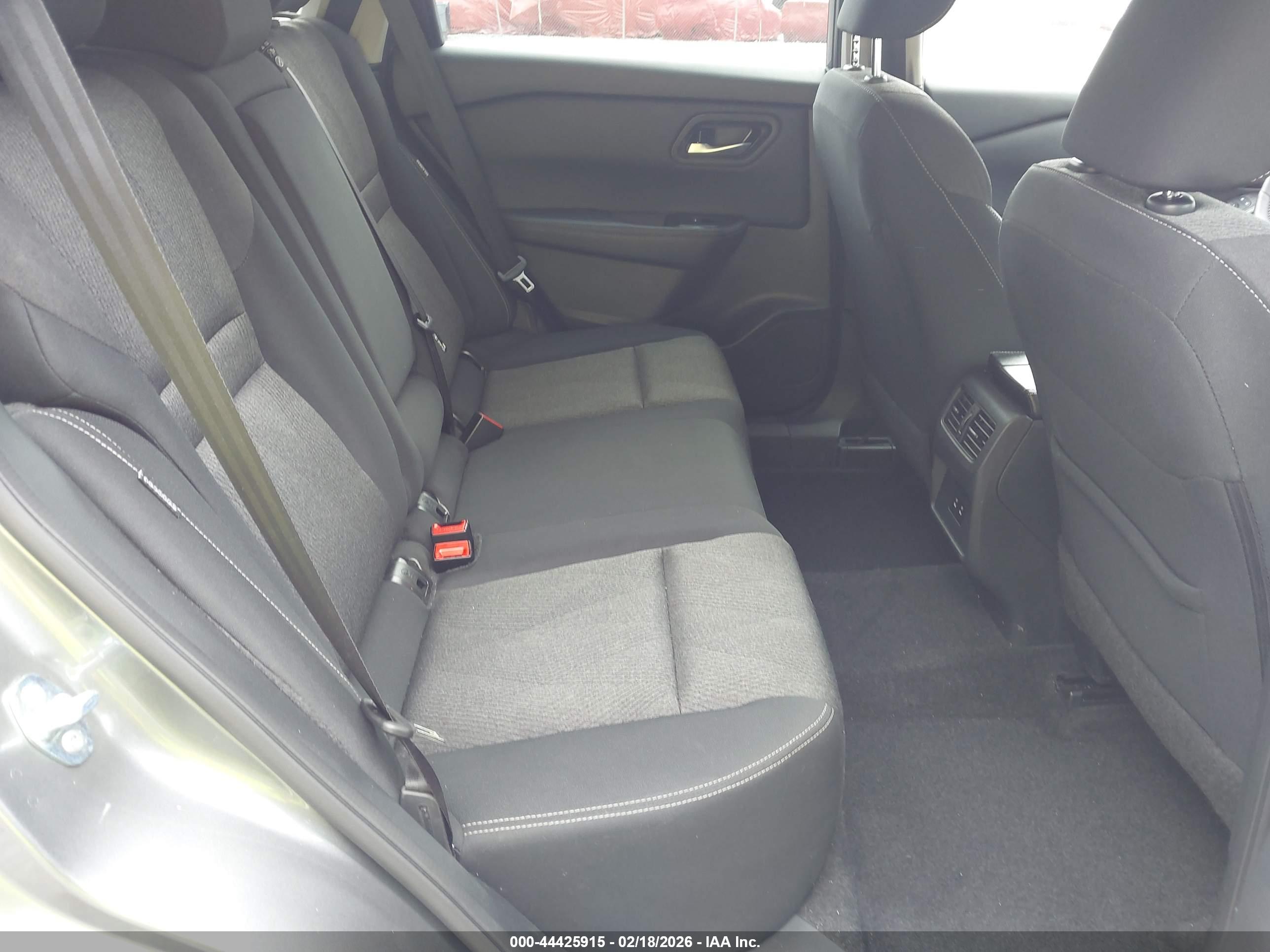 NISSAN ROGUE image 8