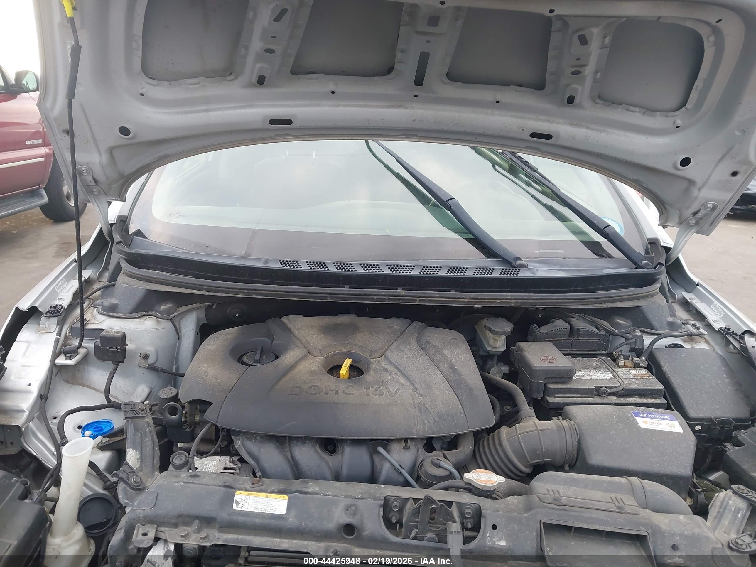 HYUNDAI ELANTRA image 10
