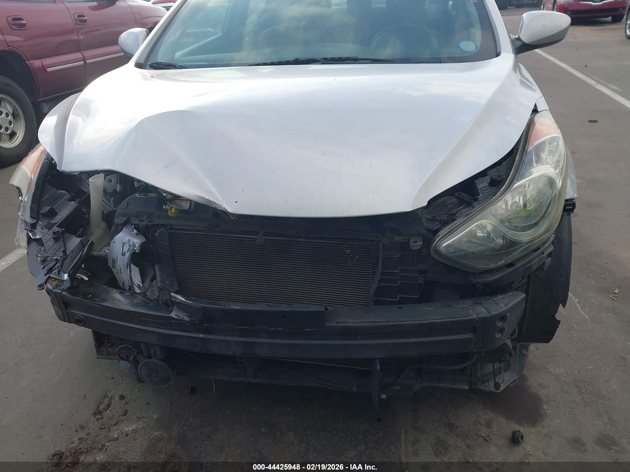 HYUNDAI ELANTRA image 6