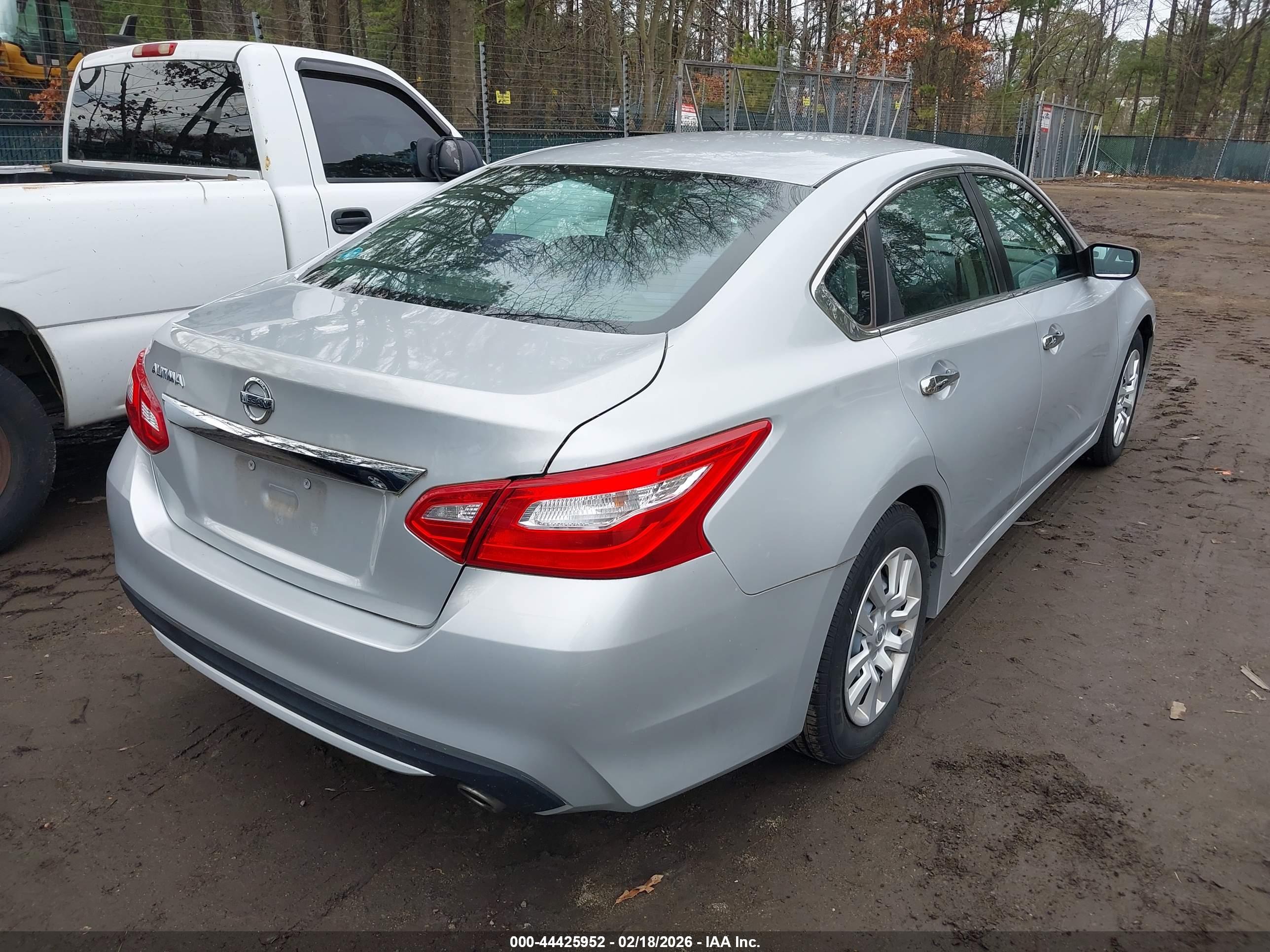 NISSAN ALTIMA image 4