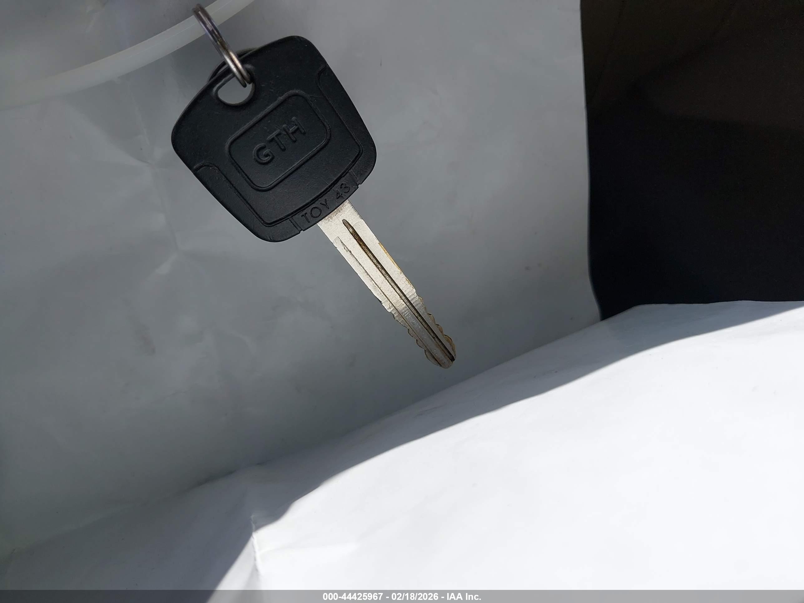TOYOTA AVALON image 11