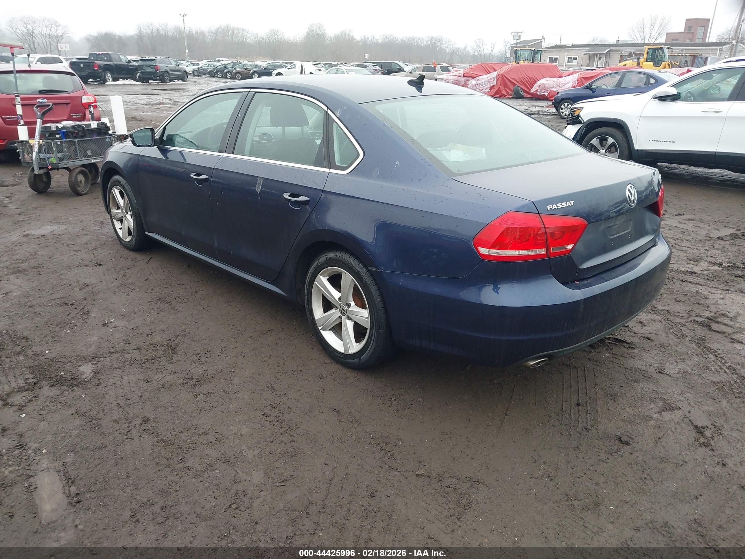VOLKSWAGEN PASSAT image 3