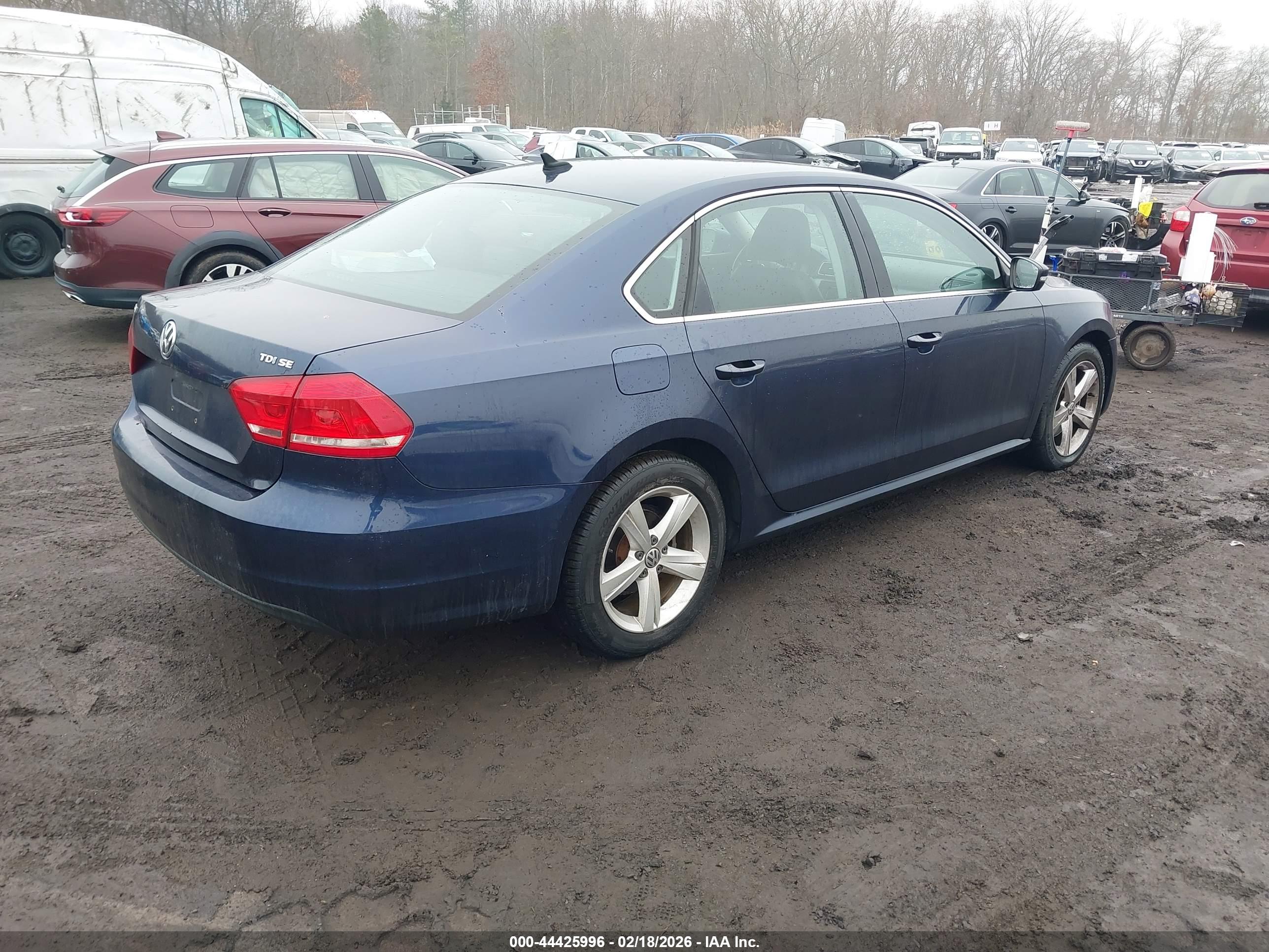 VOLKSWAGEN PASSAT image 4